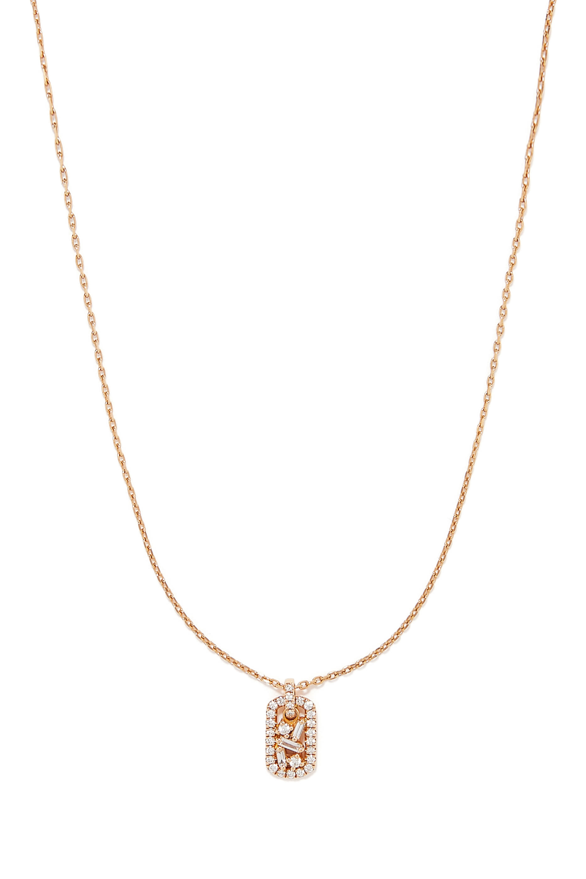 قلادة بدلاية مستطيلة صغيرة مرصعة بماس