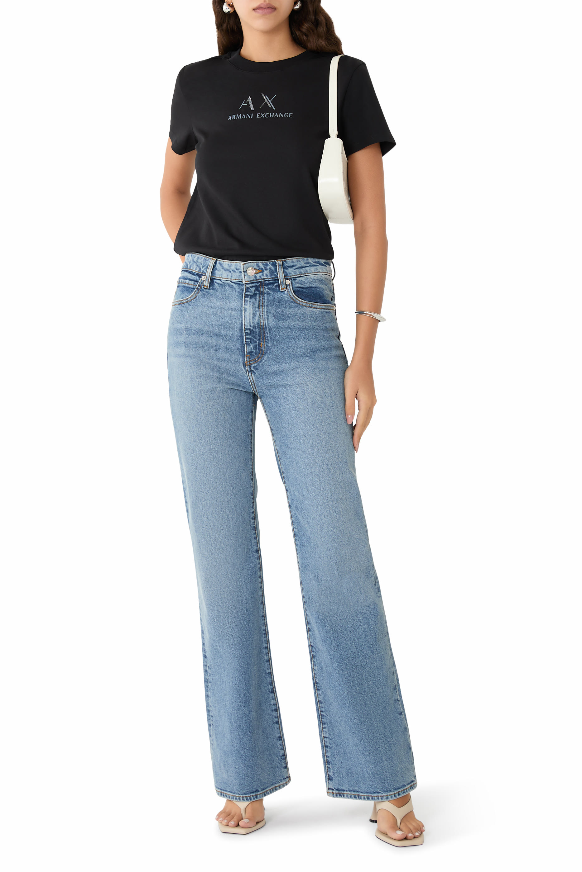 تيشيرت بقصة عادية بشعار الماركة