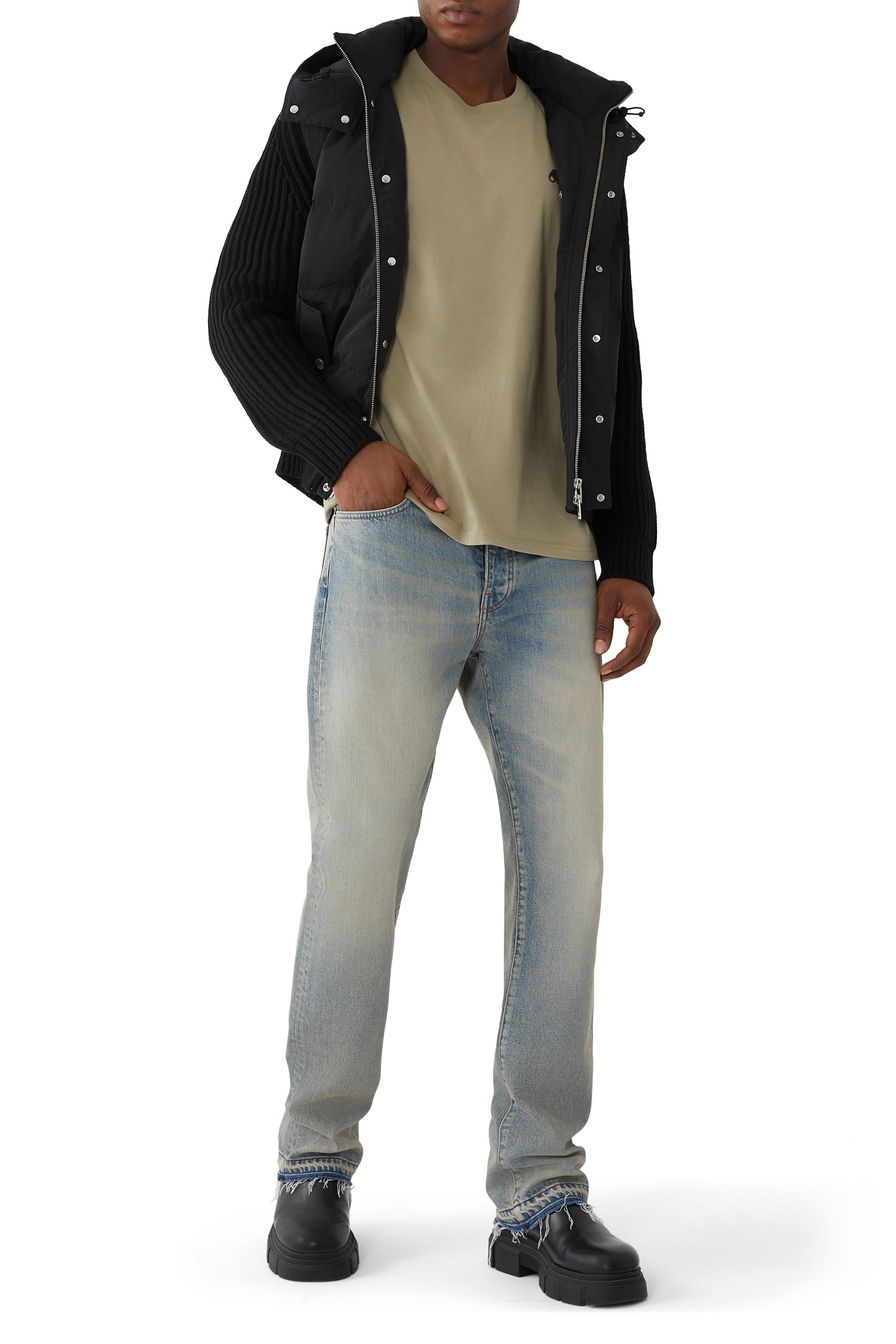 تيشيرت ساتلايت بياقة ضيقة