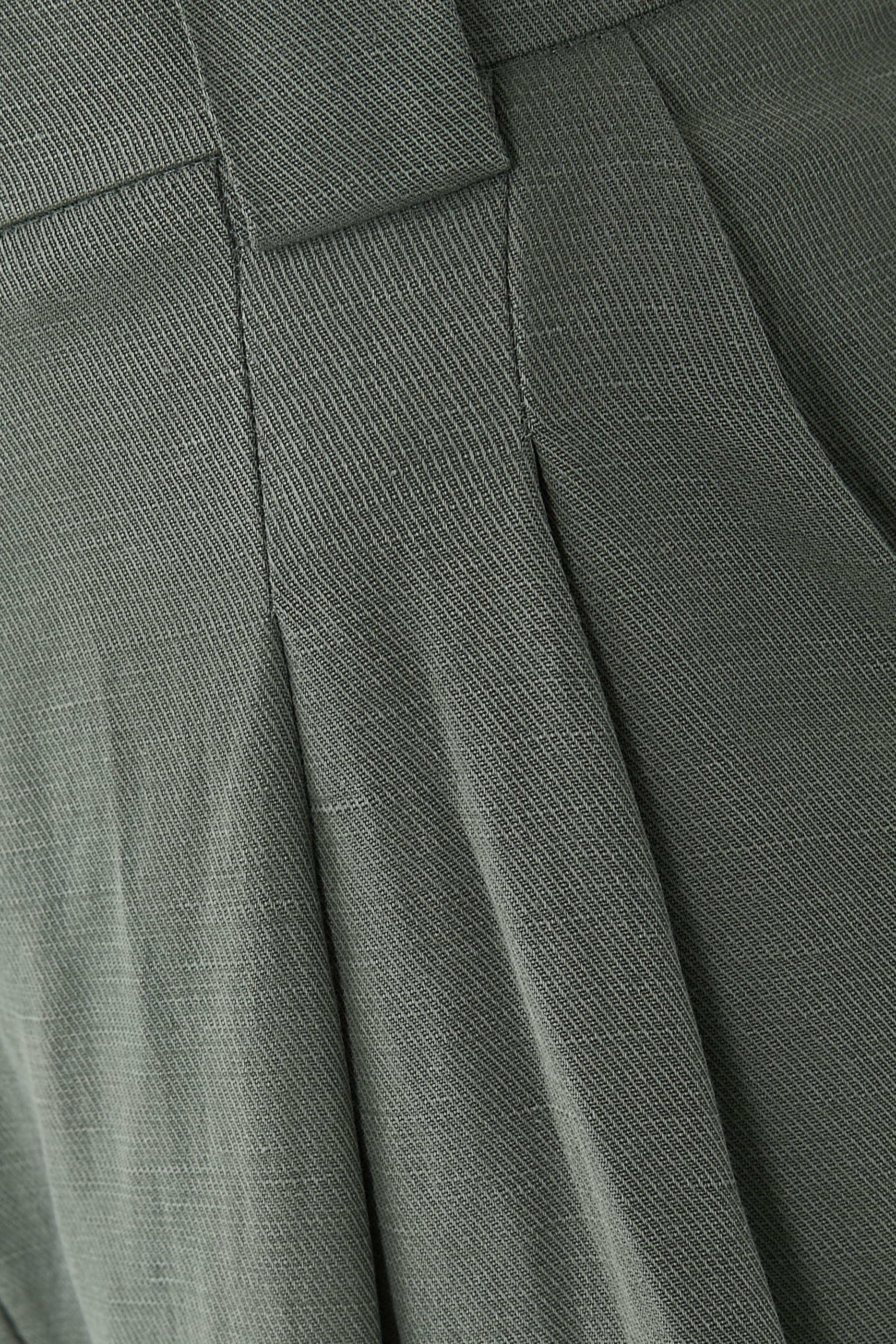 بنطال بقصة ساق واسعة بطيات