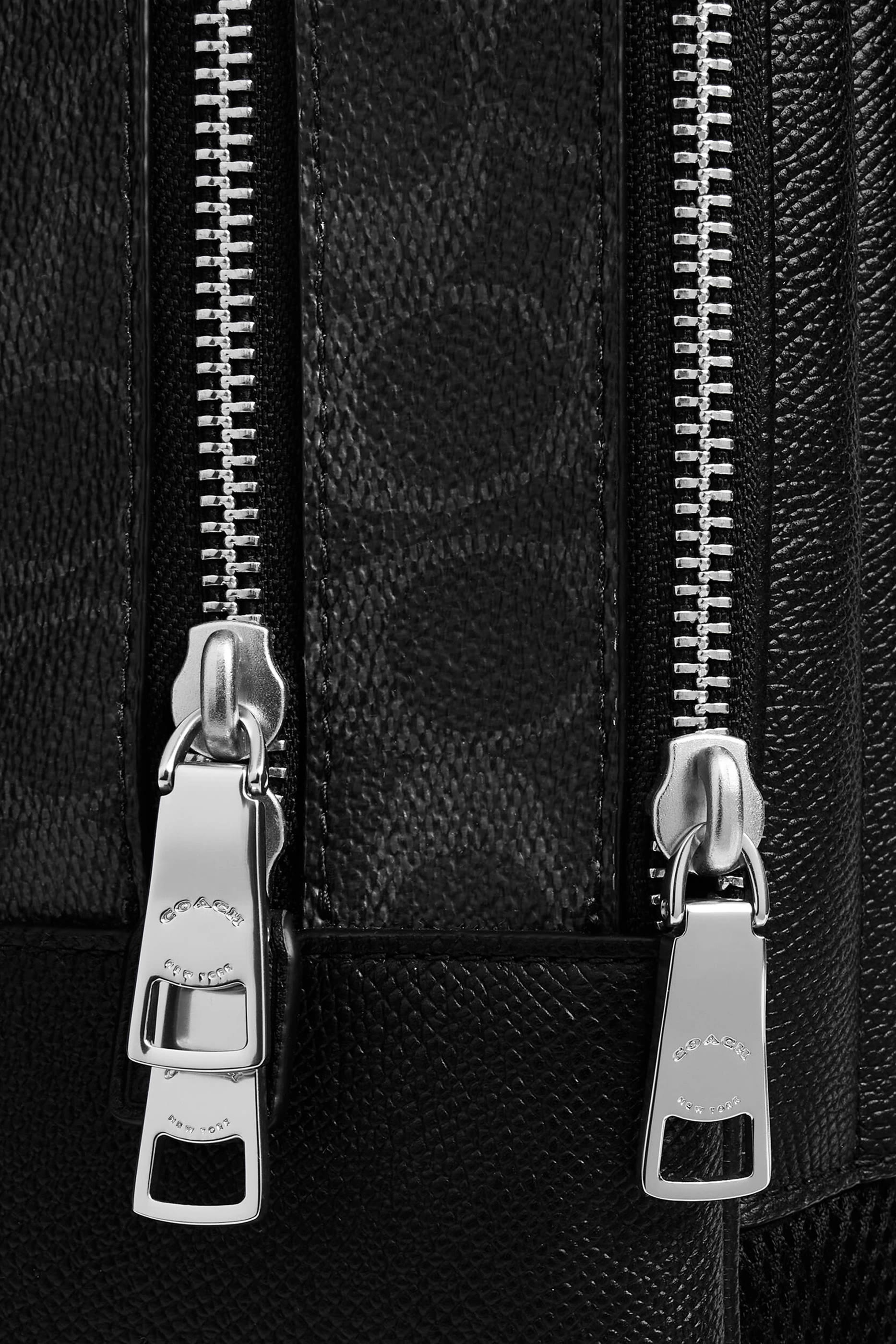 حقيبة يد كبيرة قماش قنب مزين بشعار الماركة