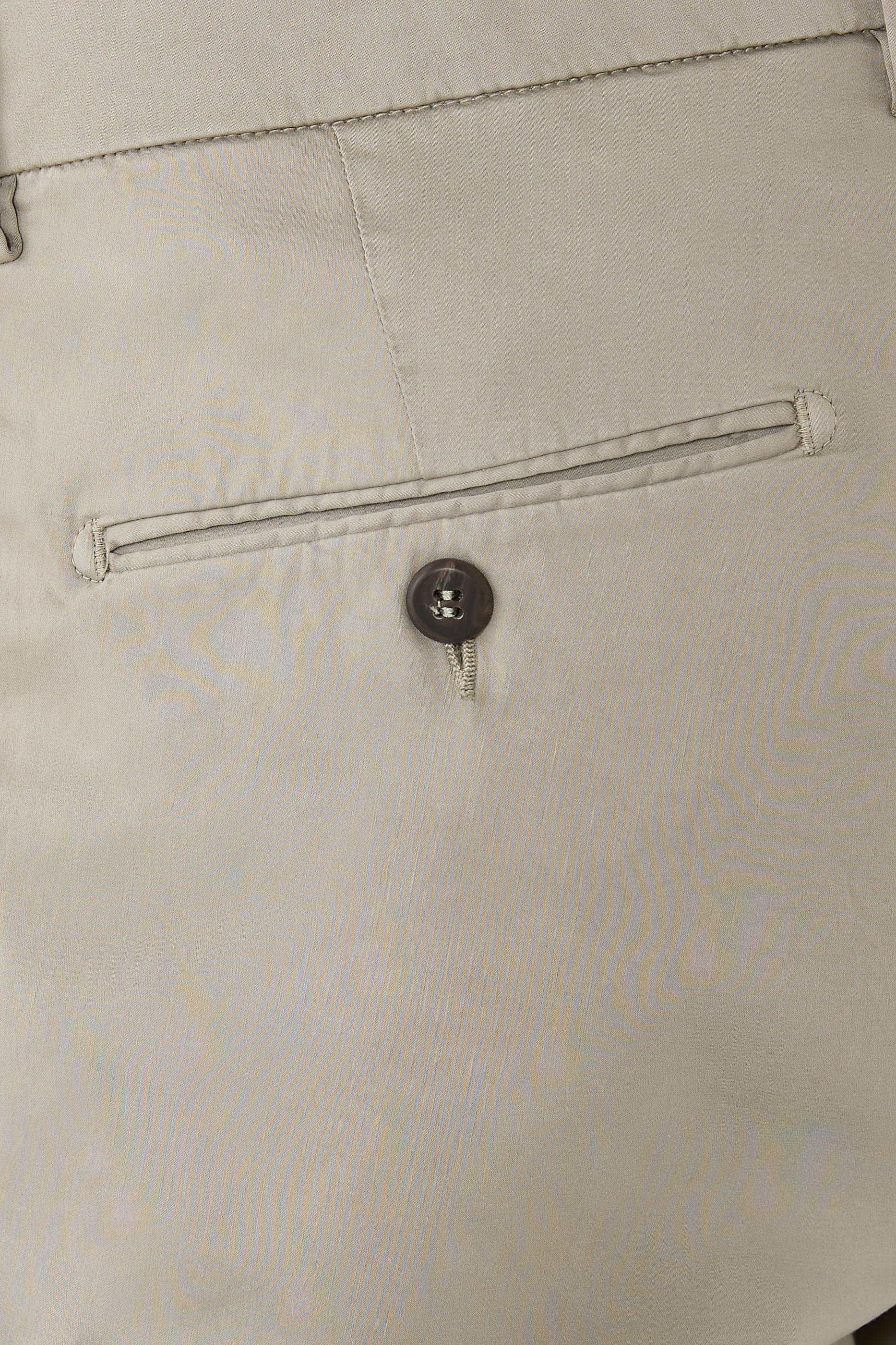 بنطال تشينو