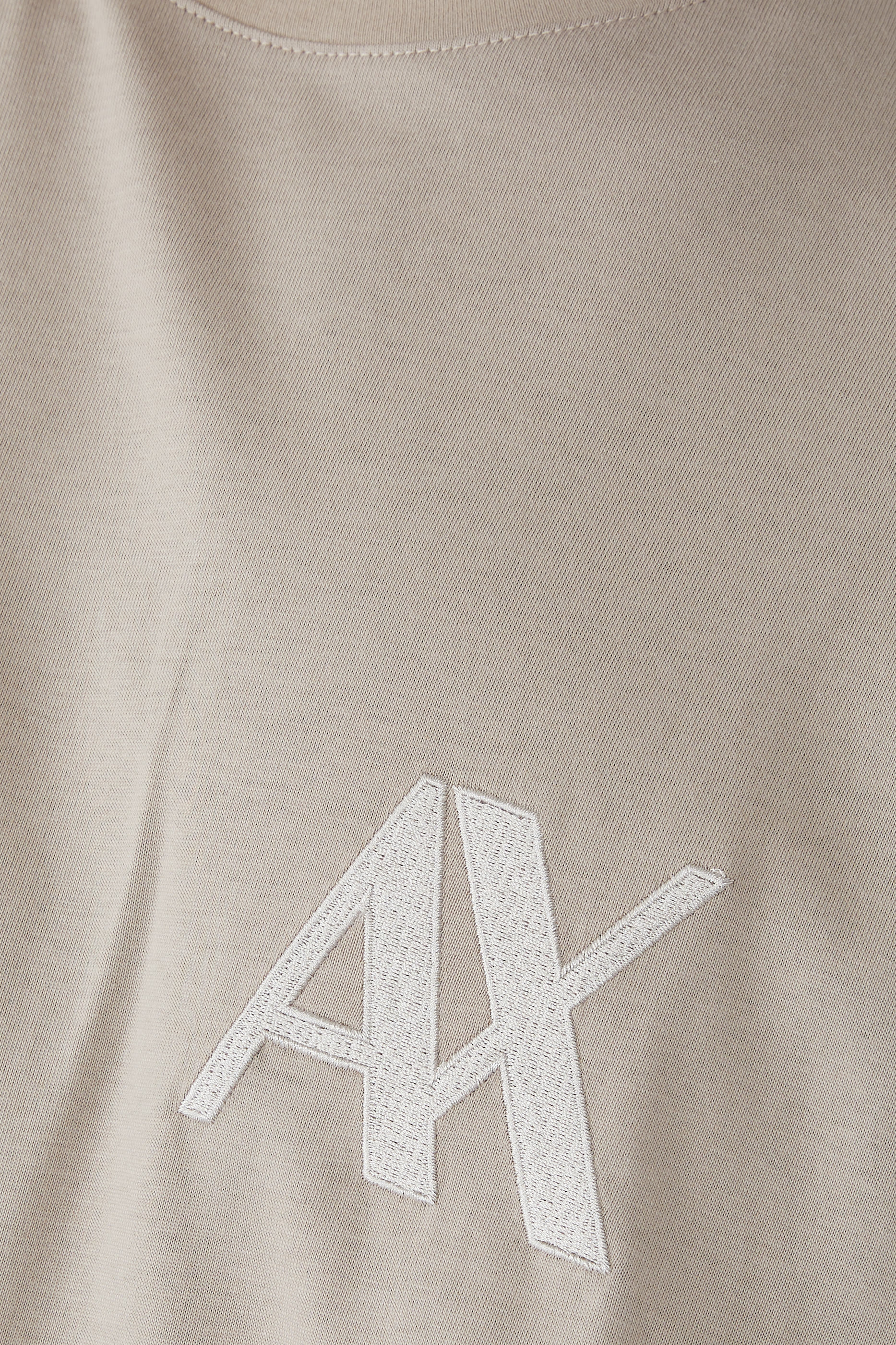 تيشيرت ذا جمنازيوم بياقة ضيقة