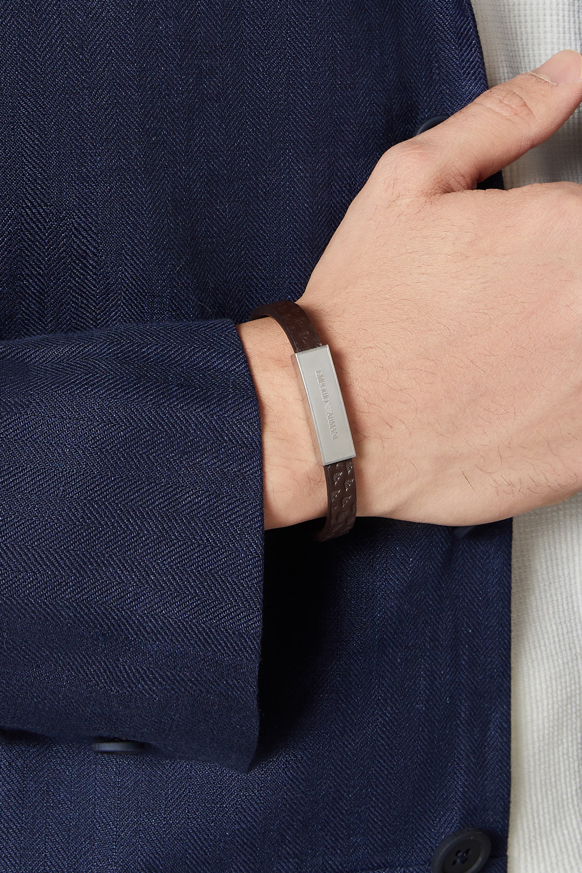 سوار بحلية رأس النسر، جلد