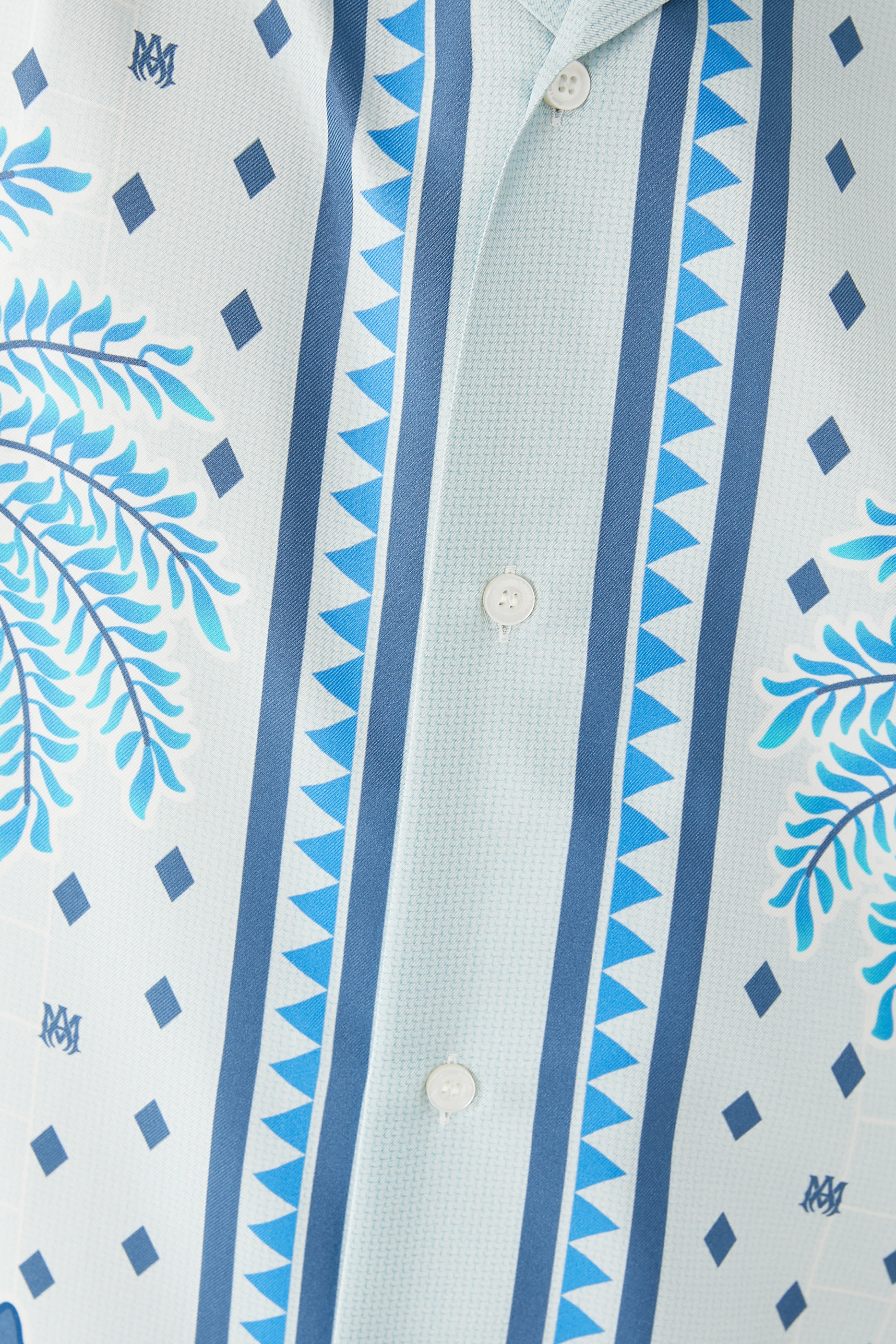 قميص بنقشة حرير تويل بطبعات أشجار نخيل