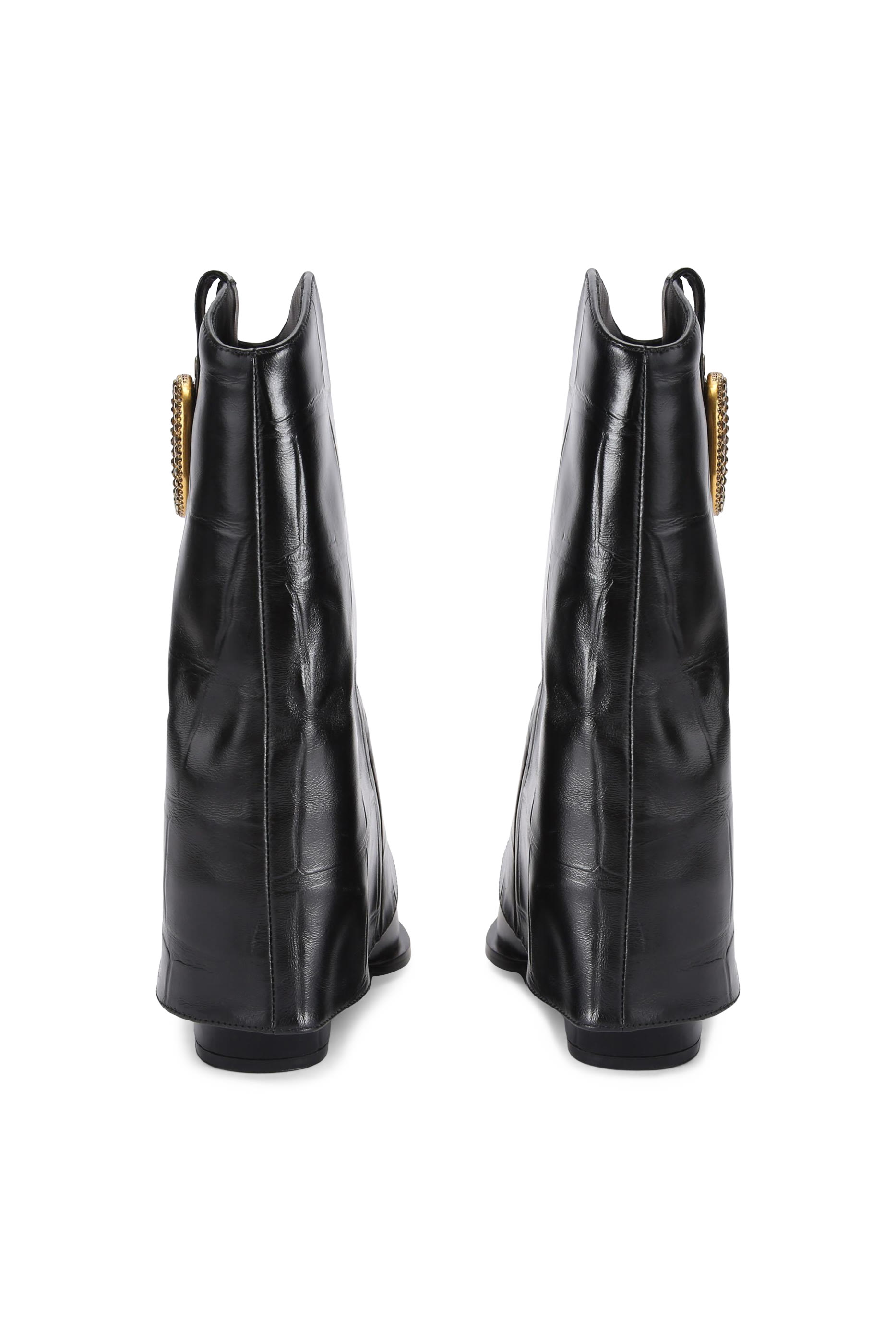 بوت بطول الكاحل بجزء مطوي