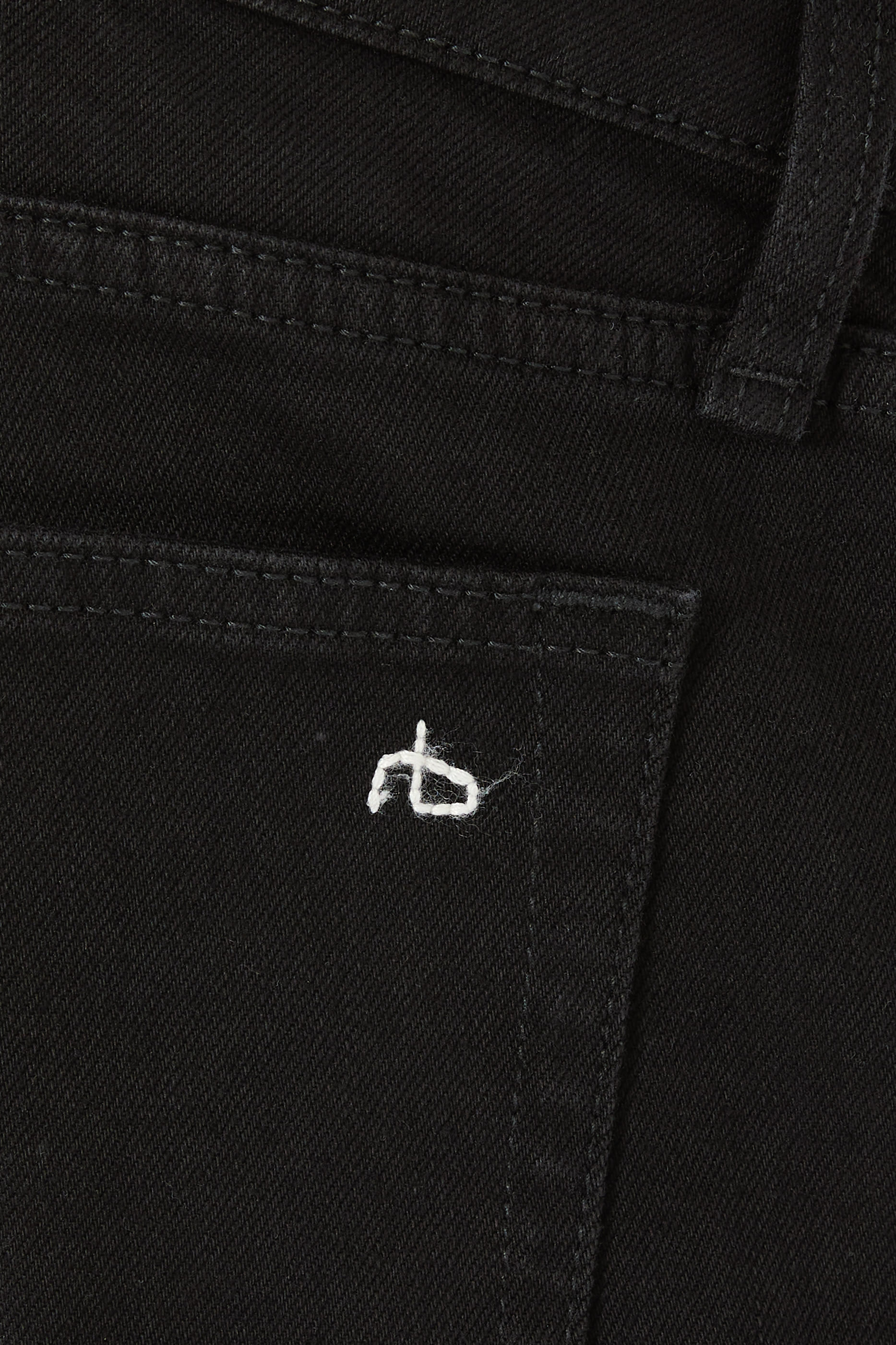 بنطال جينز فيت 3 بقصة رياضية