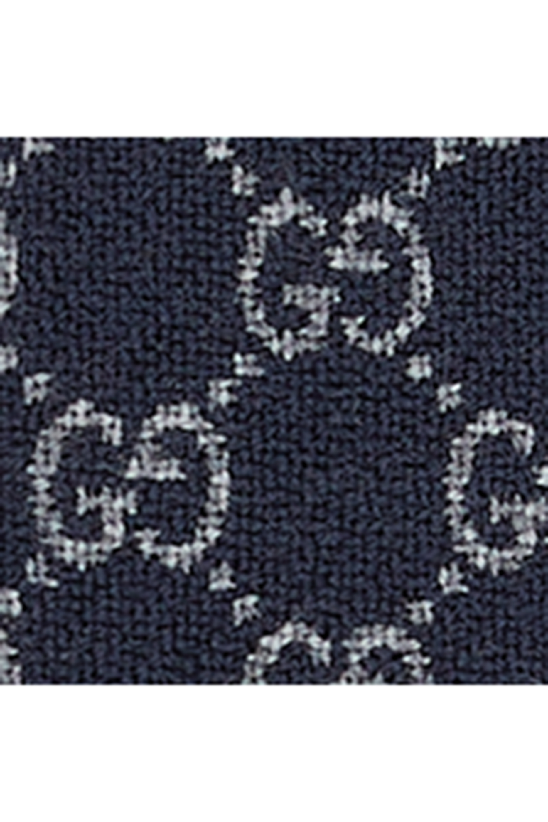  وشاح مزين بحروف شعار الماركة جاكار