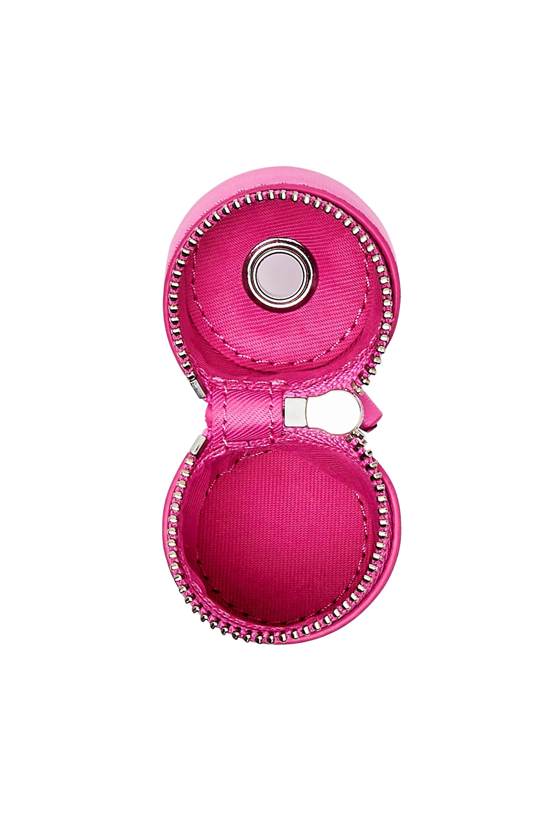 حلية بتصميم أحمر شفاه