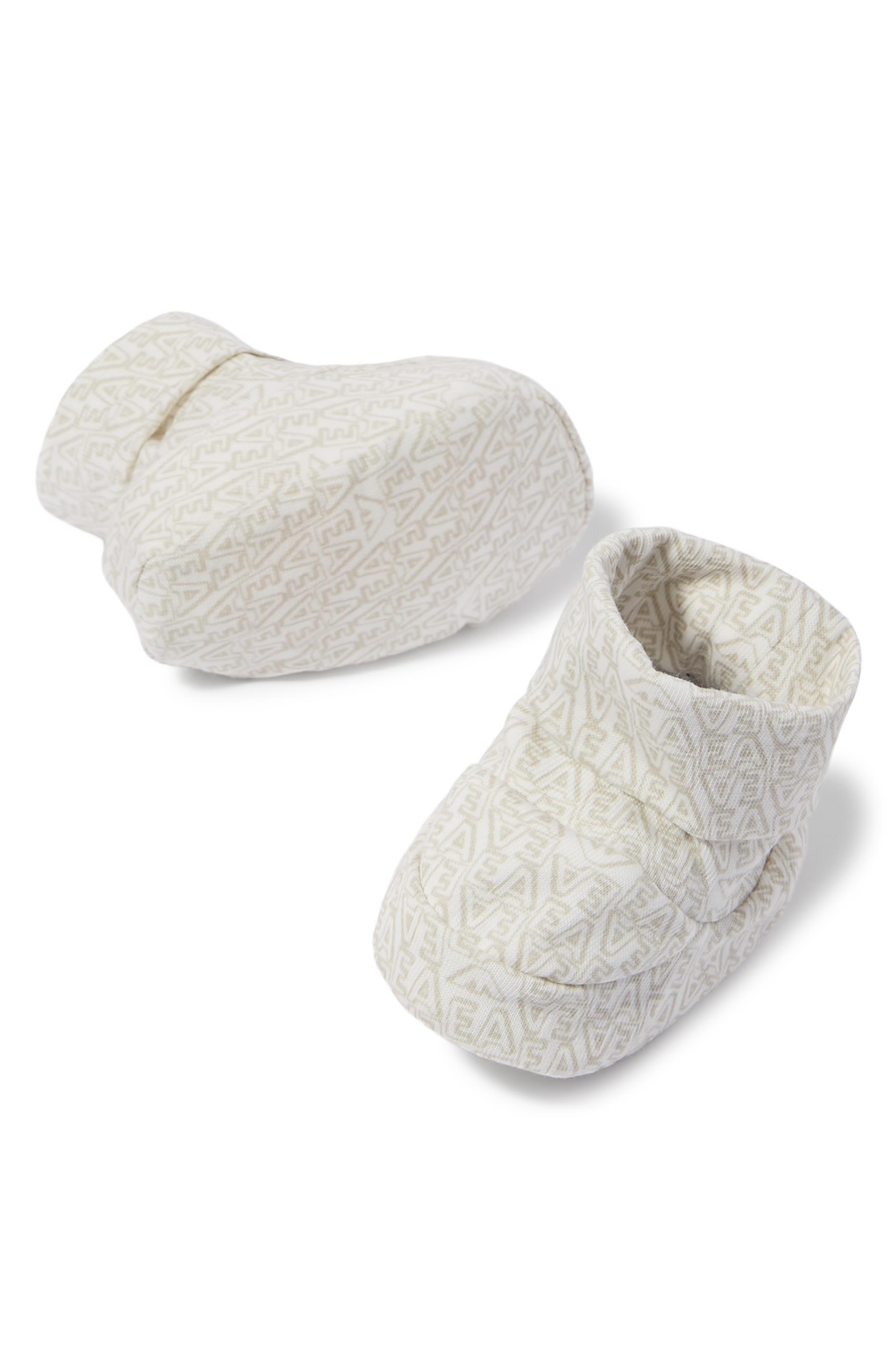 بوت بنمط جوارب بشعار الماركة للأطفال