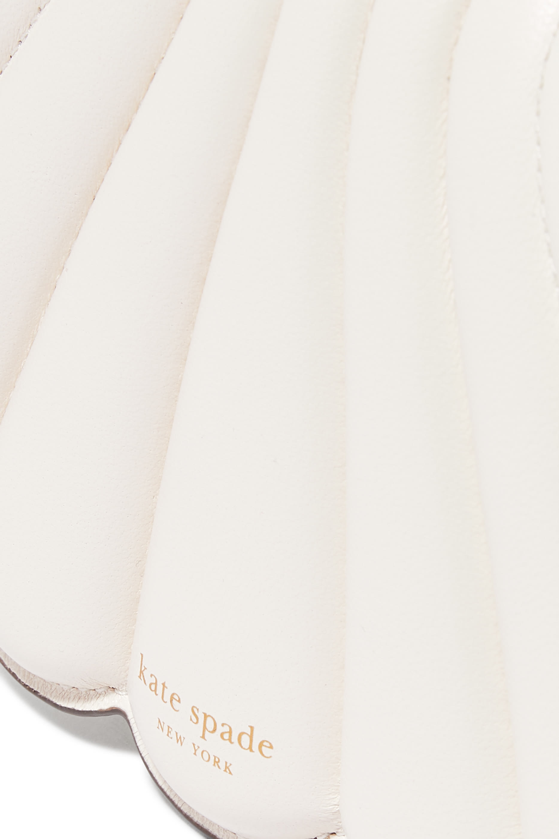 حقيبة كروس بودي شيل صغيرة بتصميم صدفة