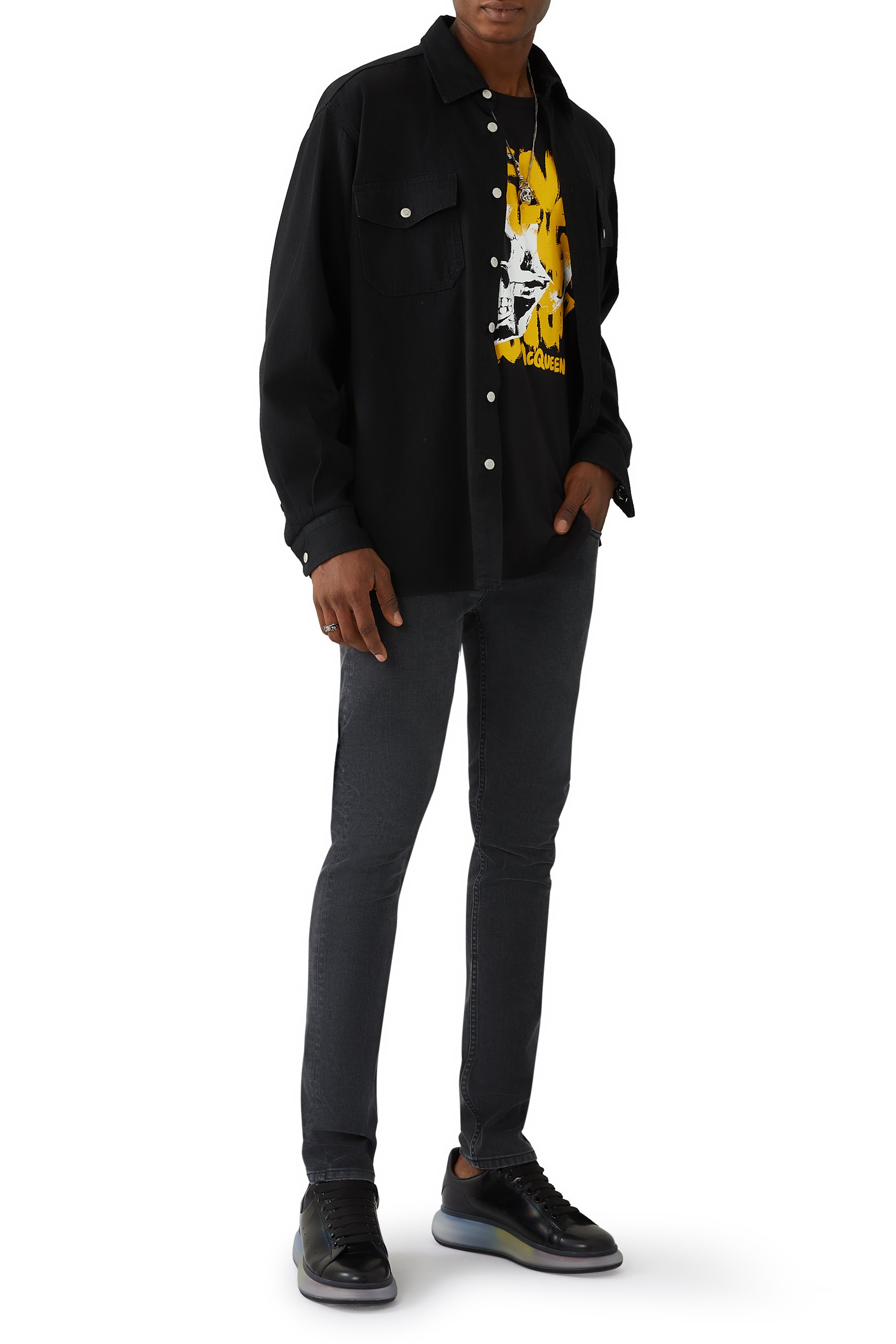 تيشيرت بطبعات جمجمة غرافيتي