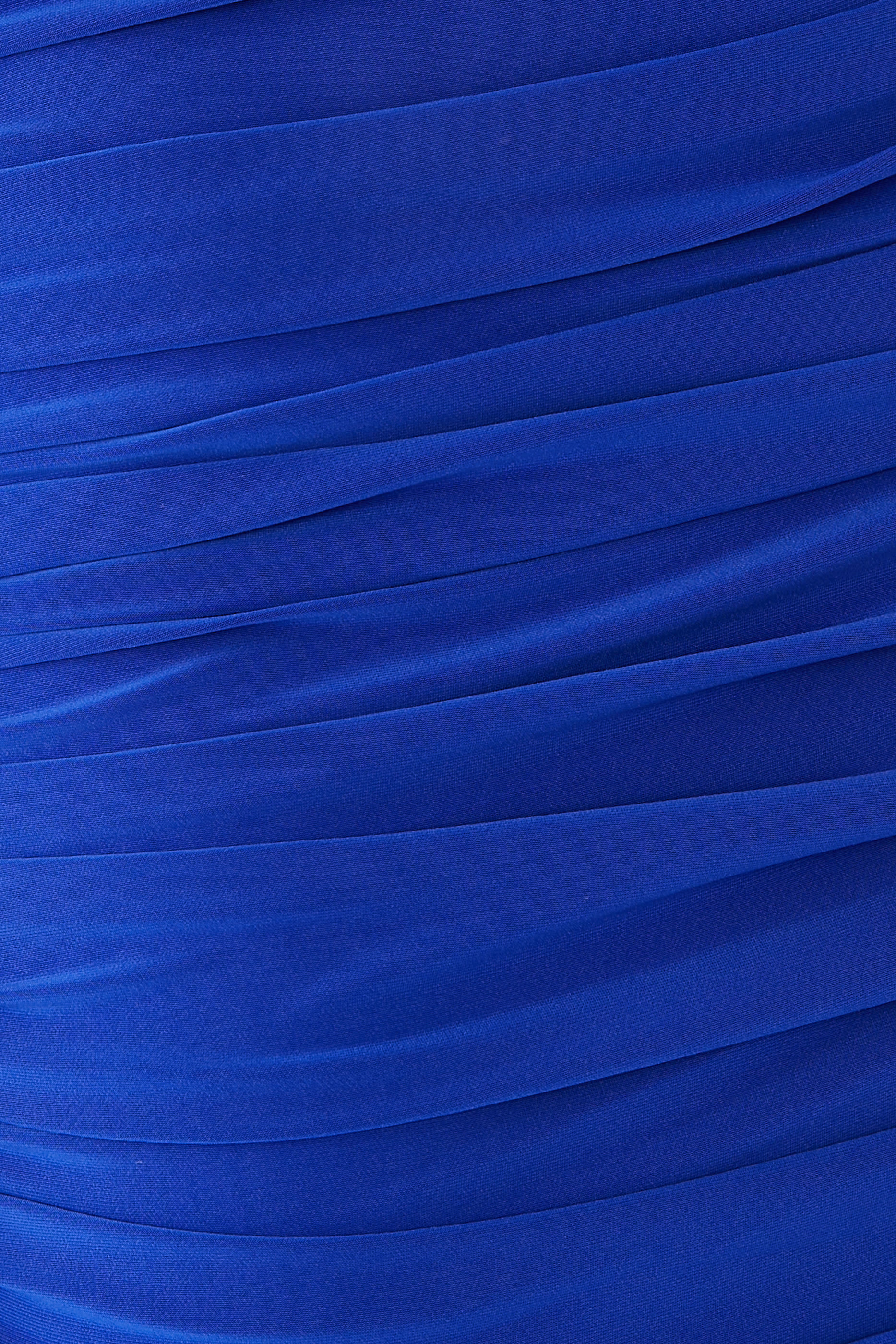 فستان والتر قصير بأكتاف مكشوفة