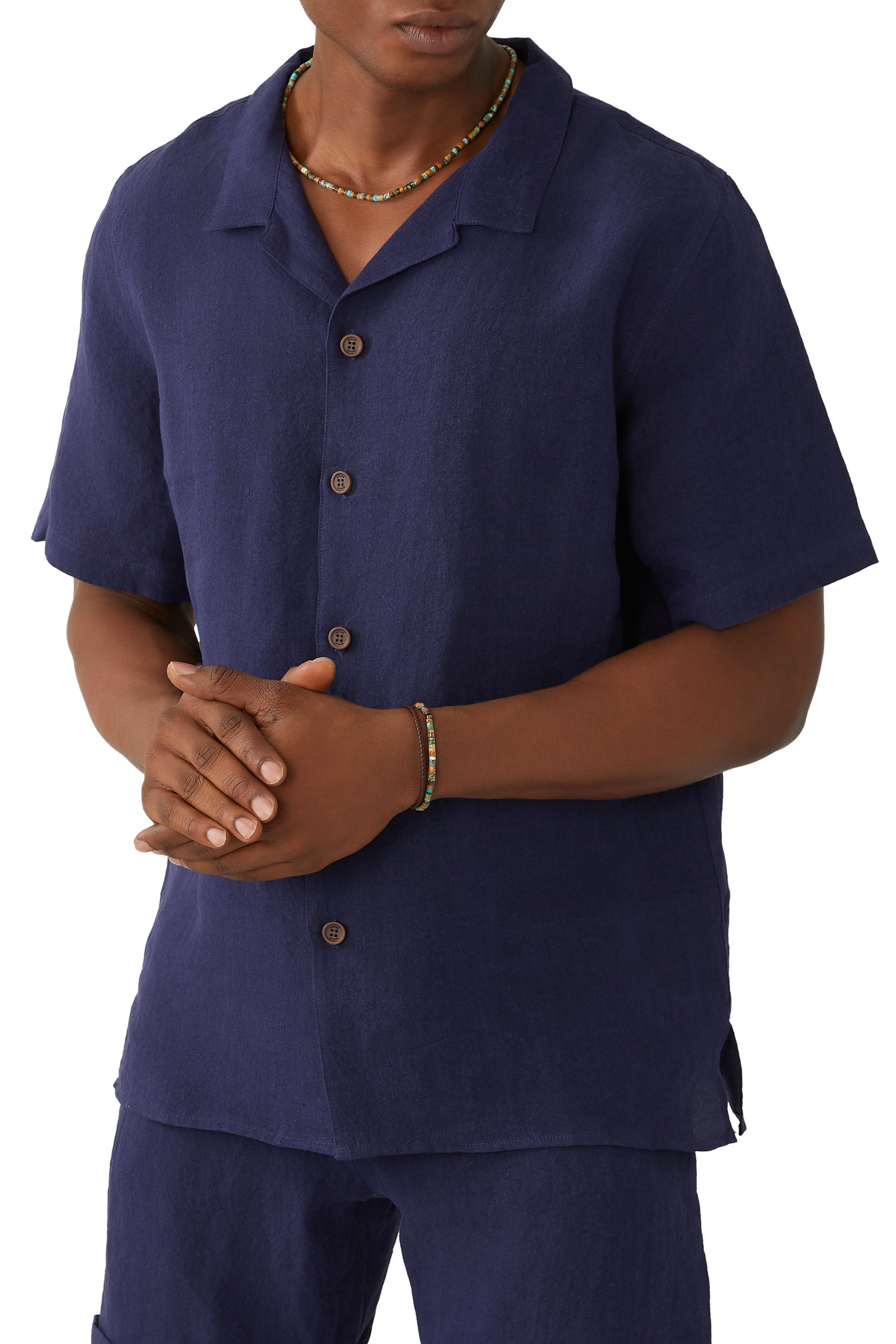 قميص بياقة مطوية