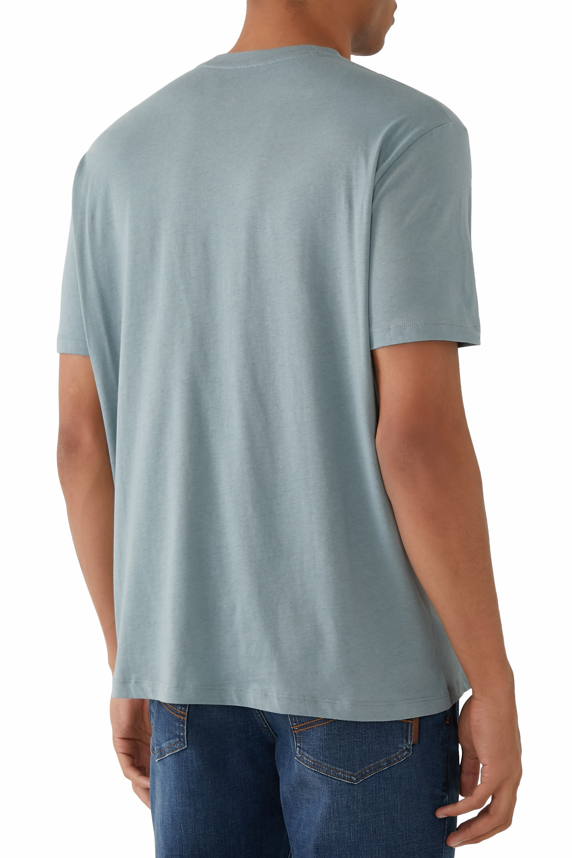 تيشيرت برقعة بشعار الماركة