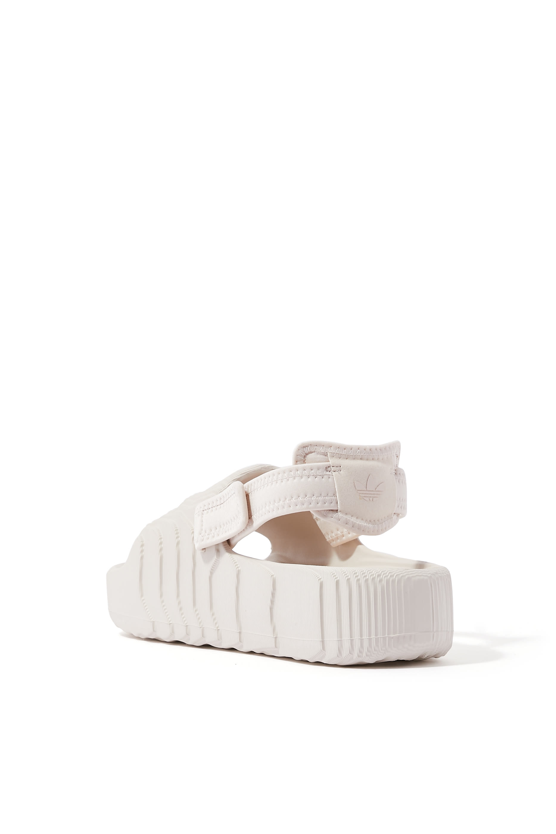 حذاء خفيف أديليت 22 XL