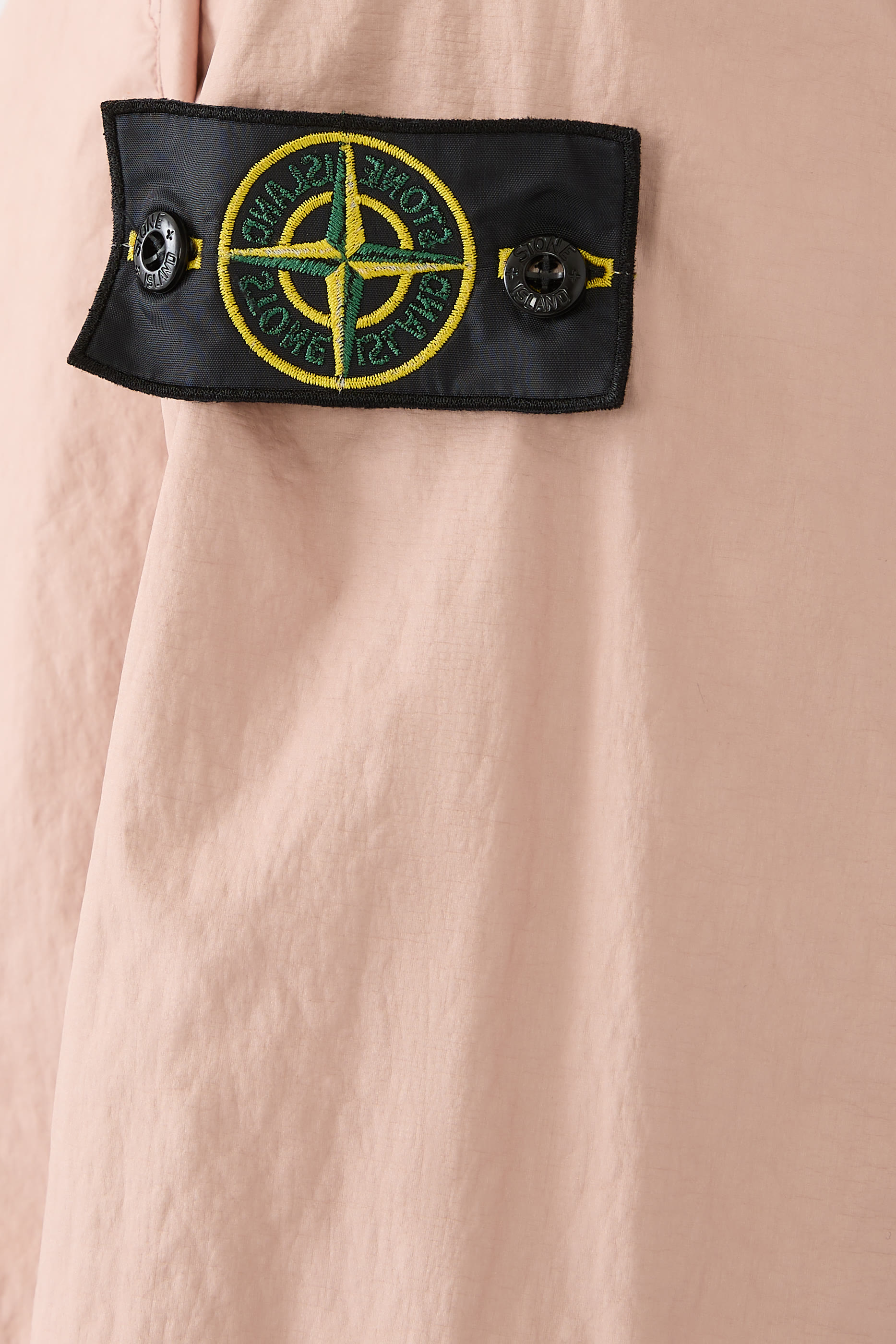 جاكيت بغطاء للرأس قماش مسامي مقاوم للماء