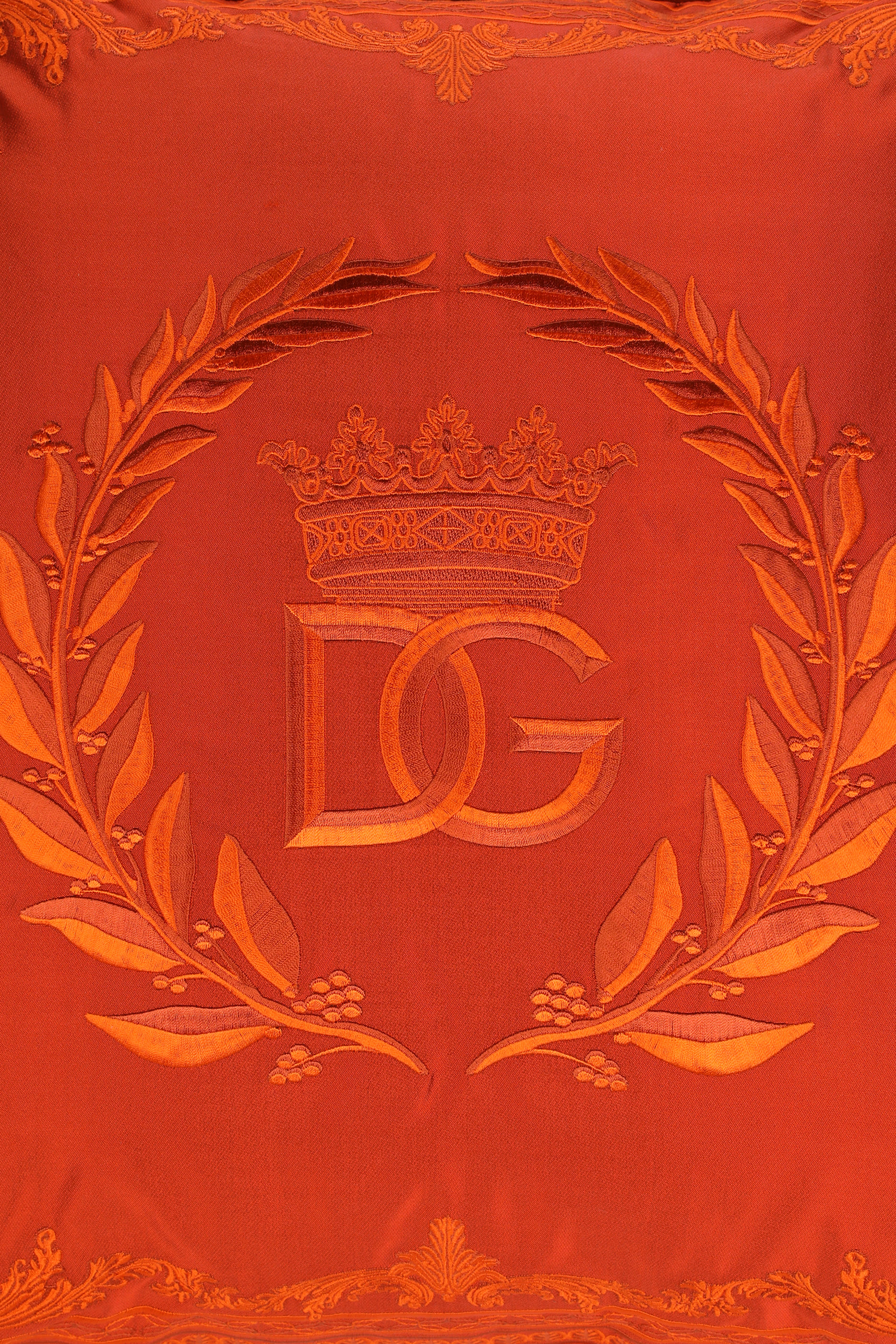 وسادة متوسطة حرير ميكادو