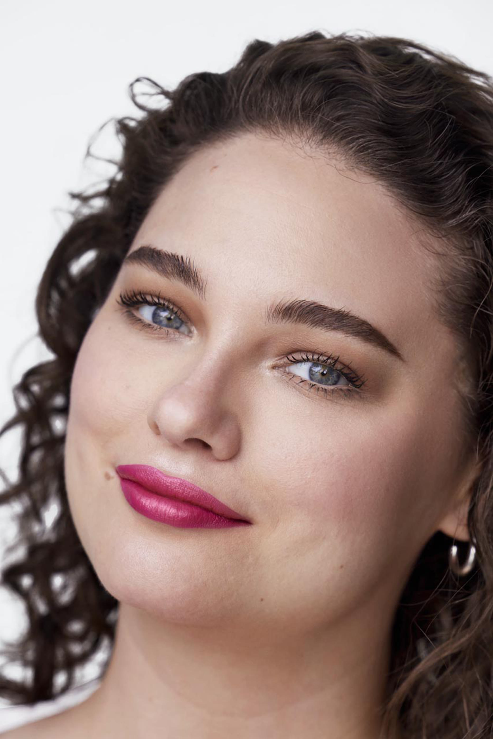 أحمر شفاه بوب يدوم طويلا