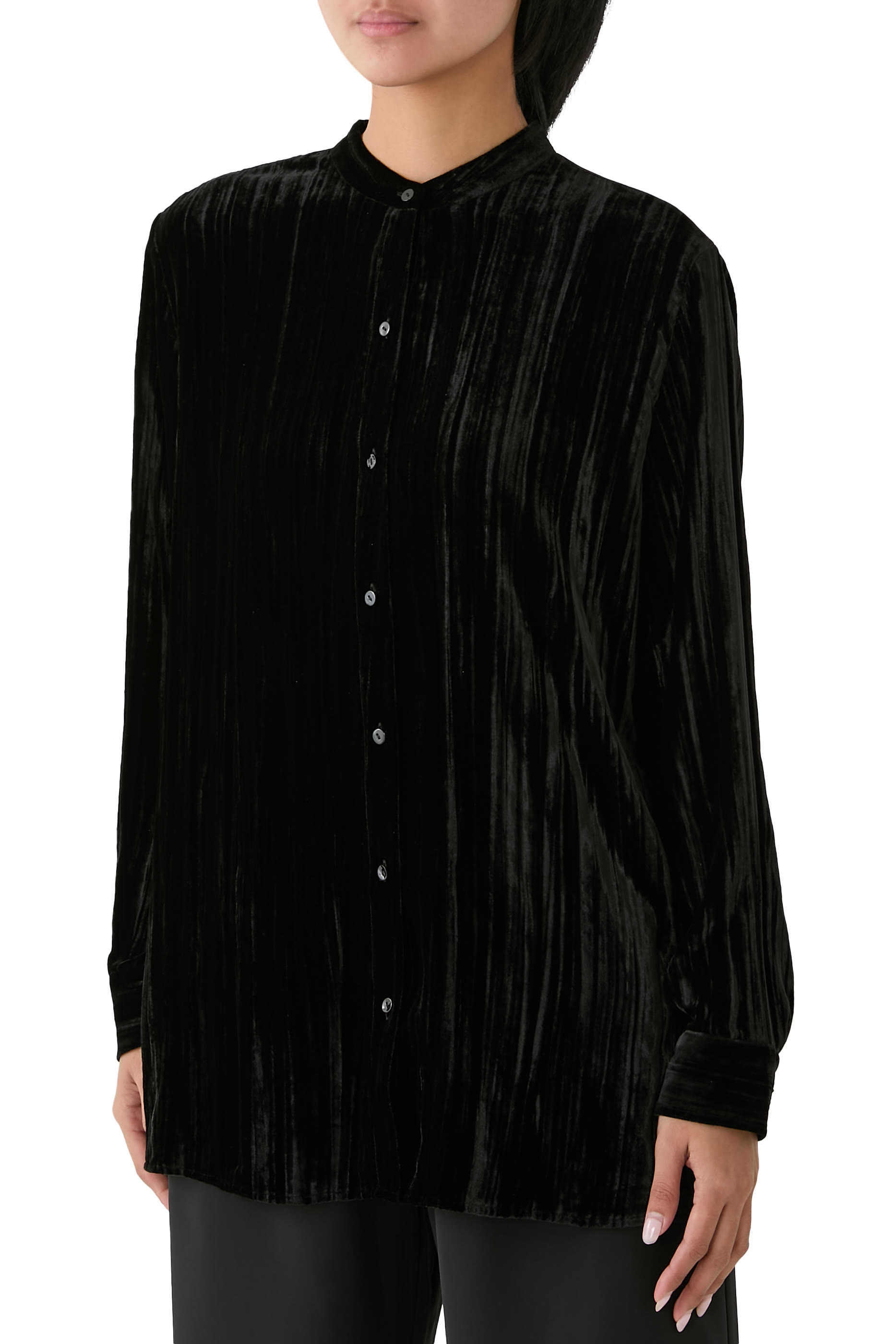 قميص بياقة صينية وأكمام طويلة