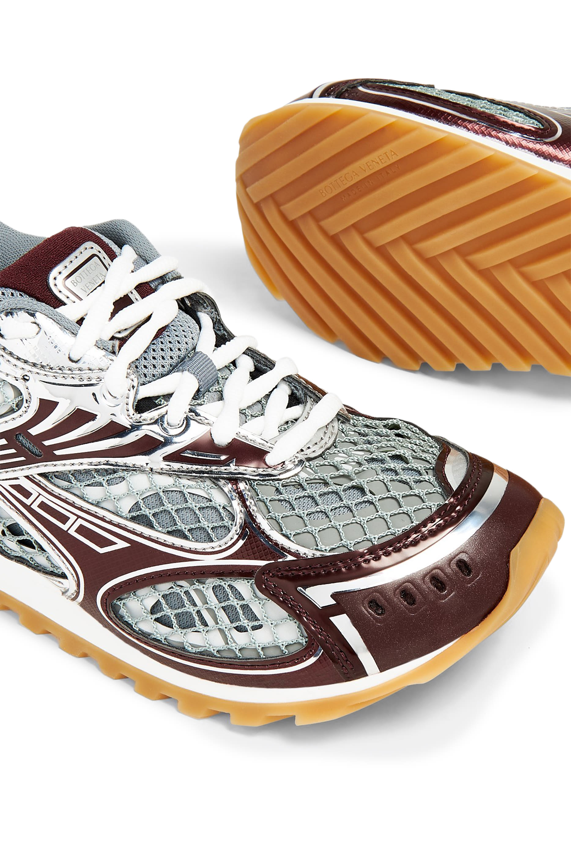 سنيكرز اوربيت