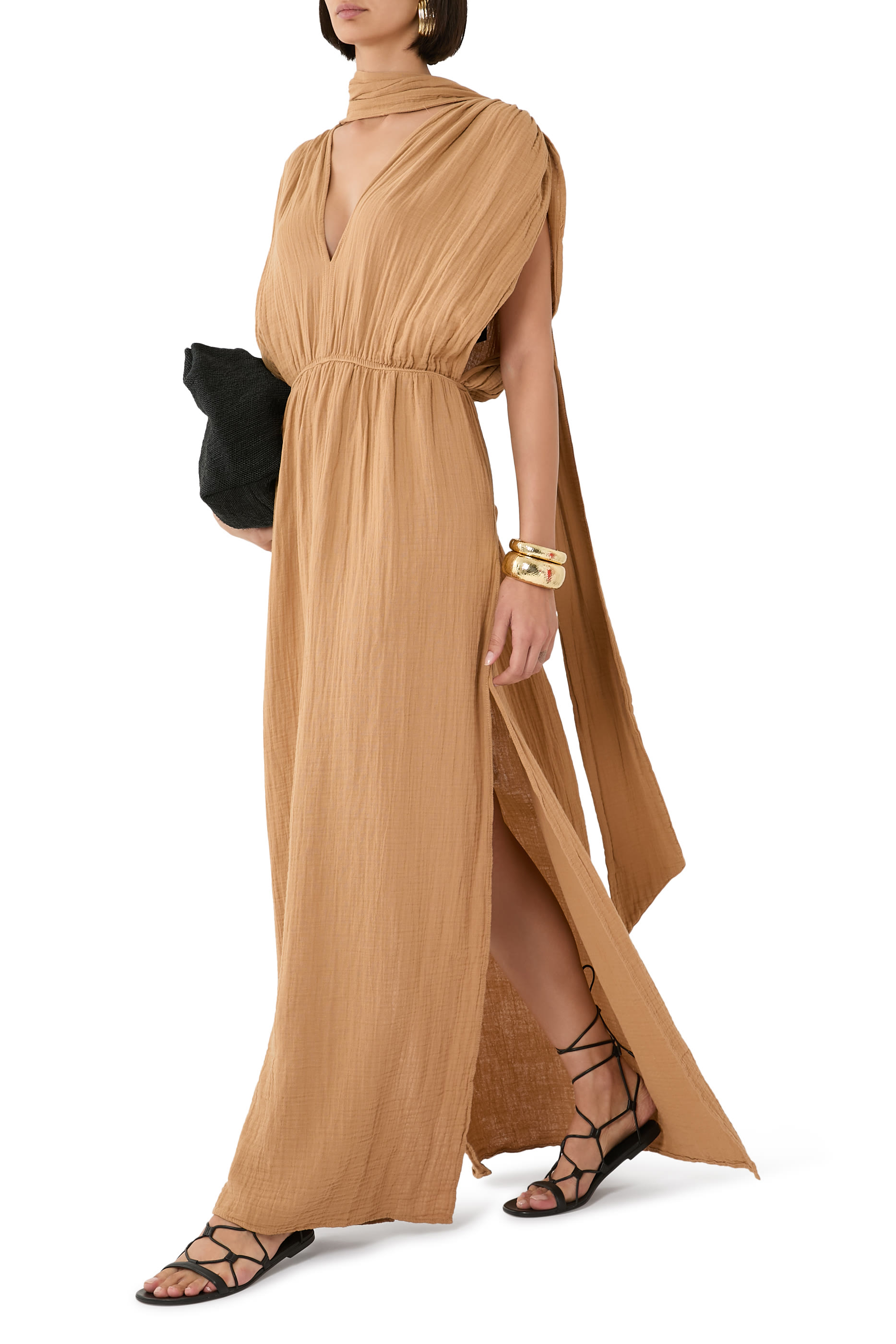 فستان طويل بياقة V