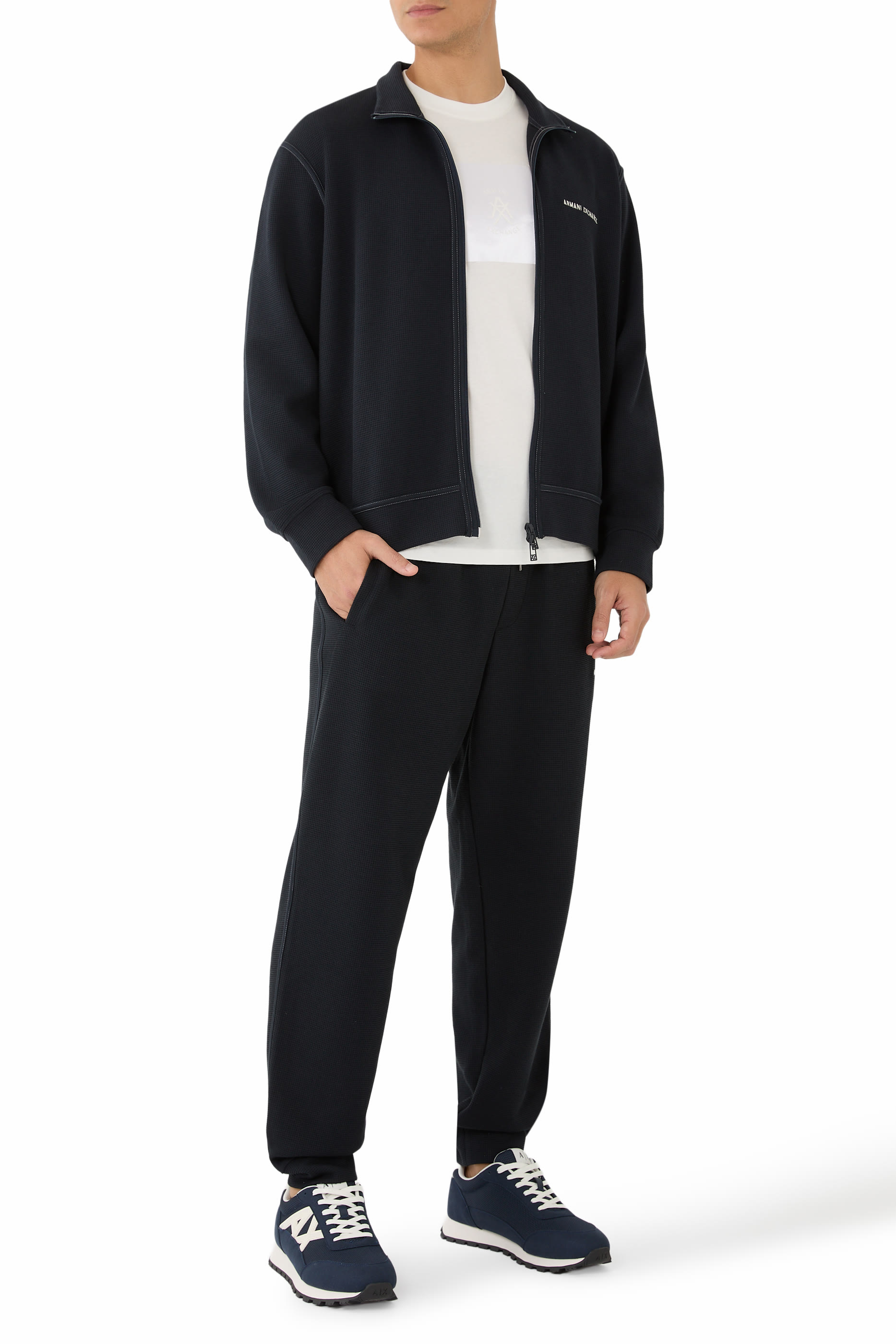 بنطال رياضي بشعار الماركة