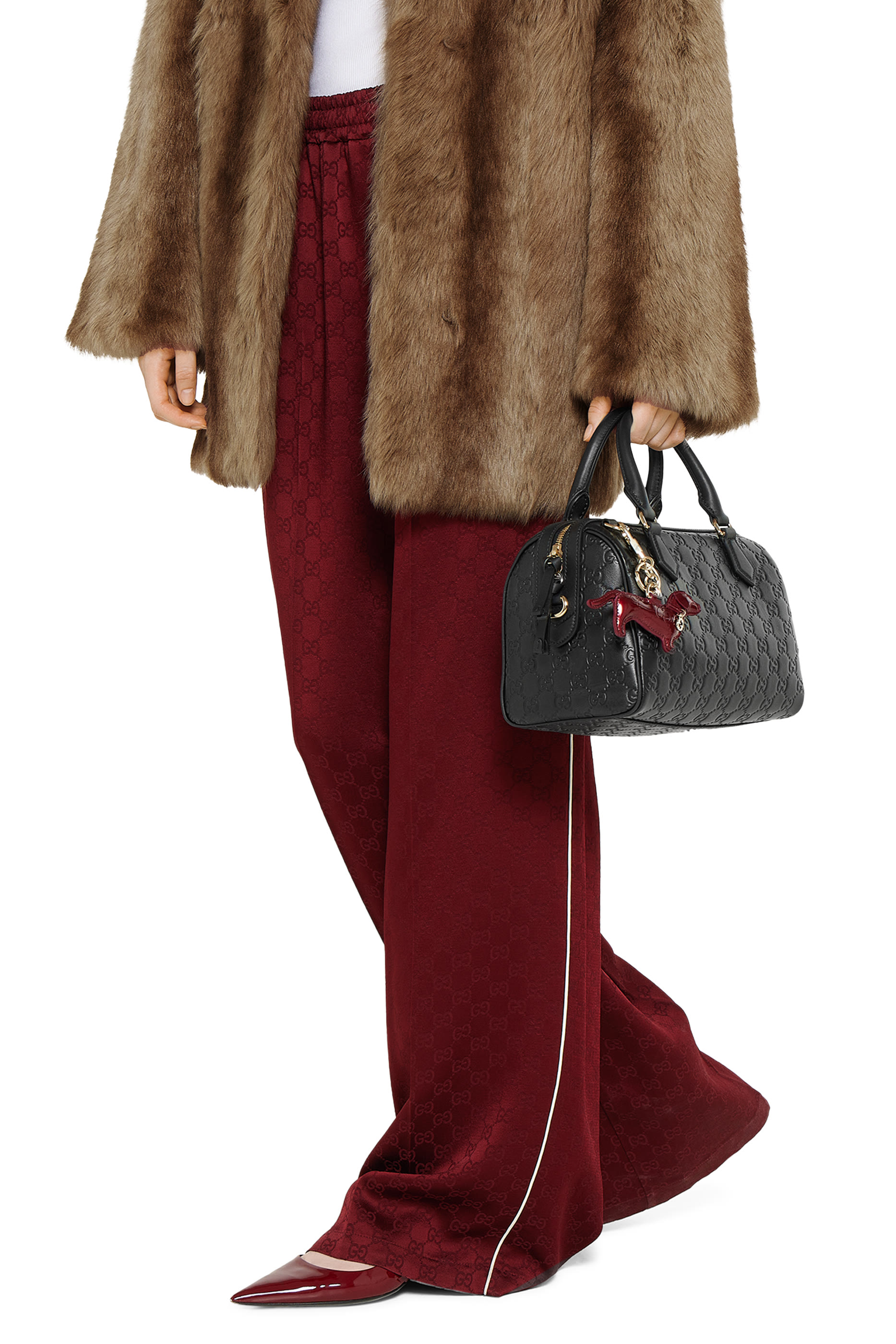 حقيبة بوستون متوسطة مزينة بشعار الماركة