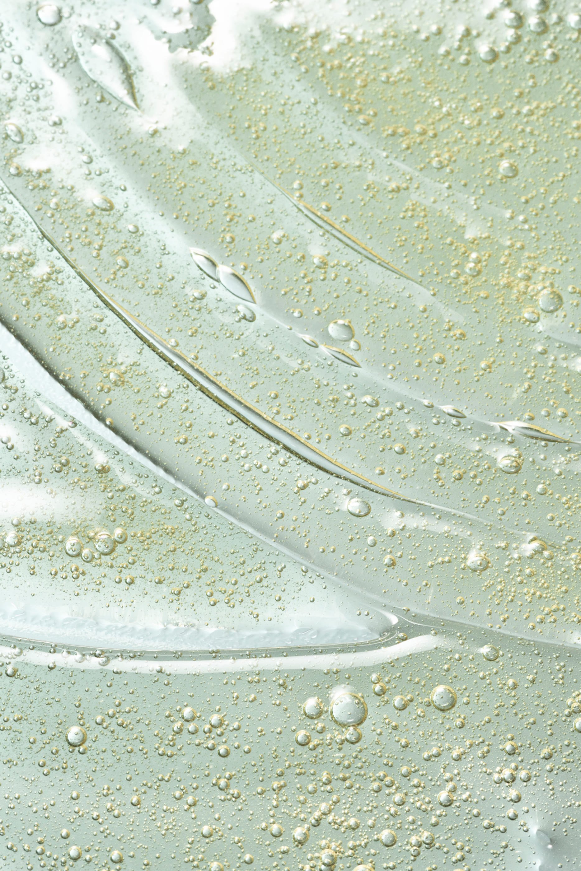 مستحضر علاجي سكالب سولوشنز لتقشير فروة الرأس