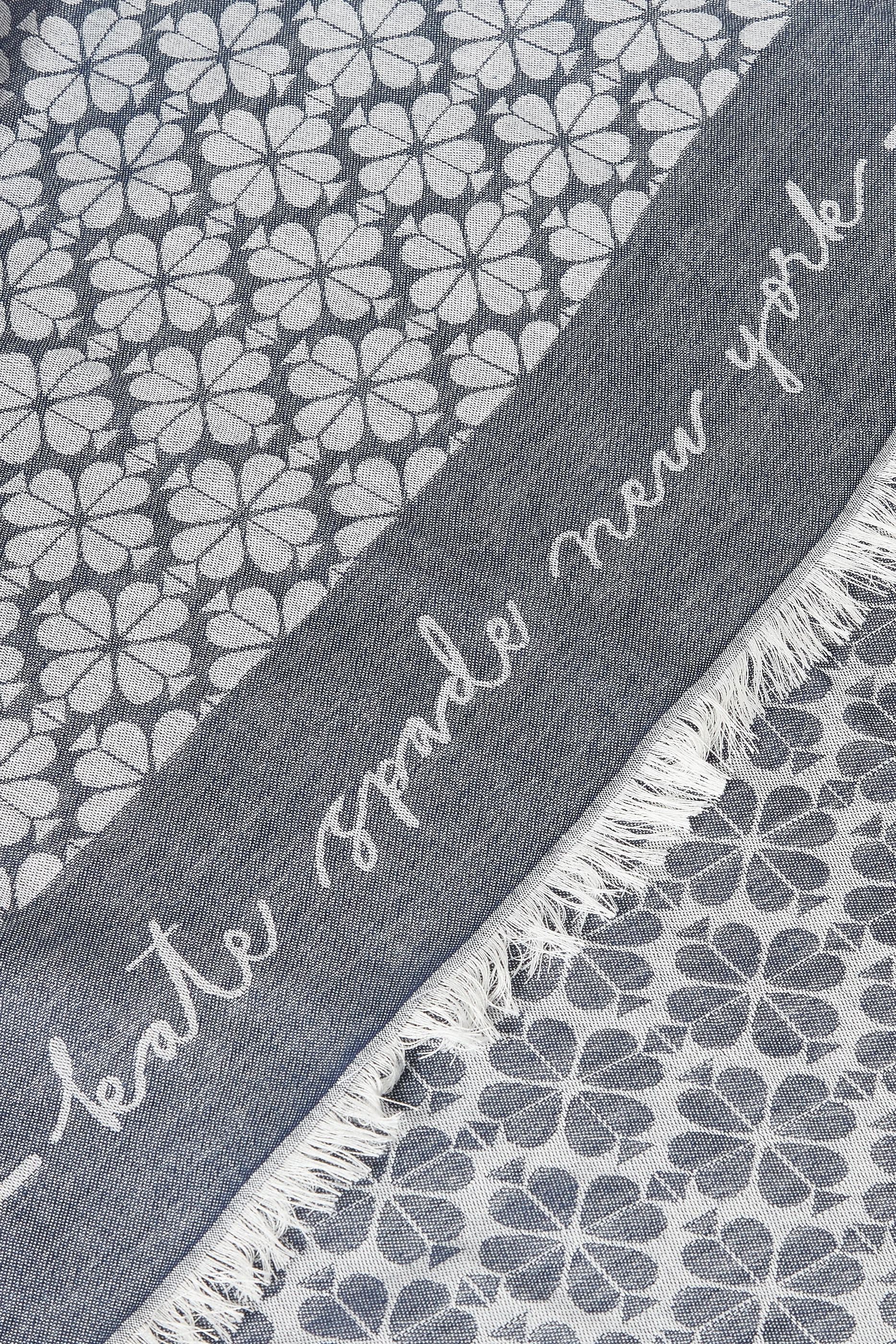 وشاح بنقشة زهور بالشكل البستوني نسيج مصبوغ