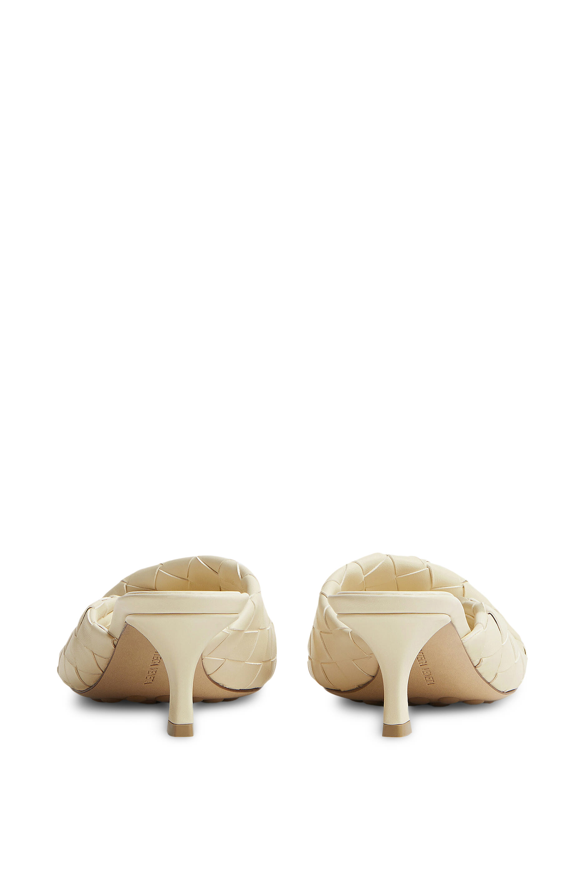 حذاء بلينك 50 مفتوح من الخلف