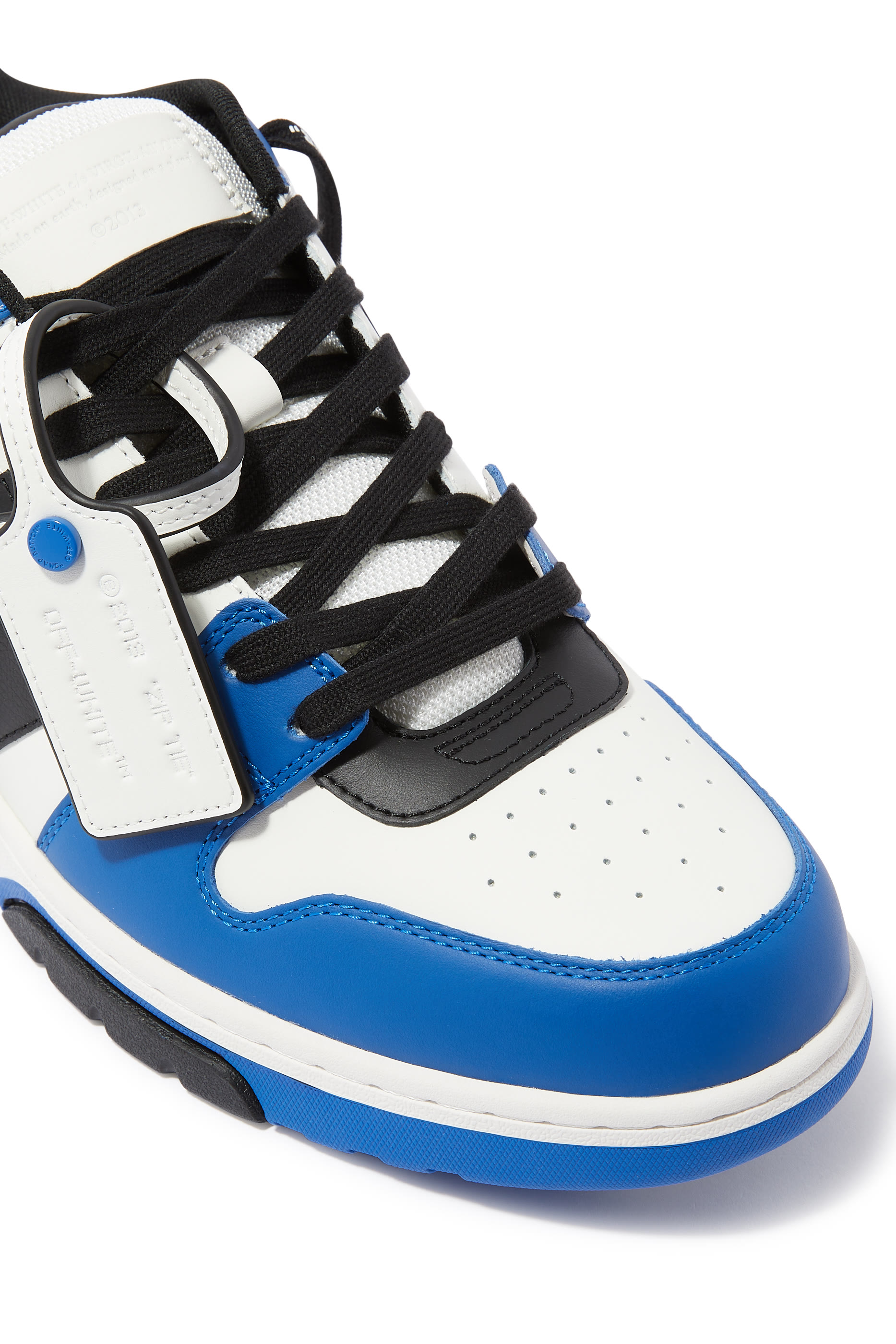 سنيكرز أوت أوف أوفيس جلد