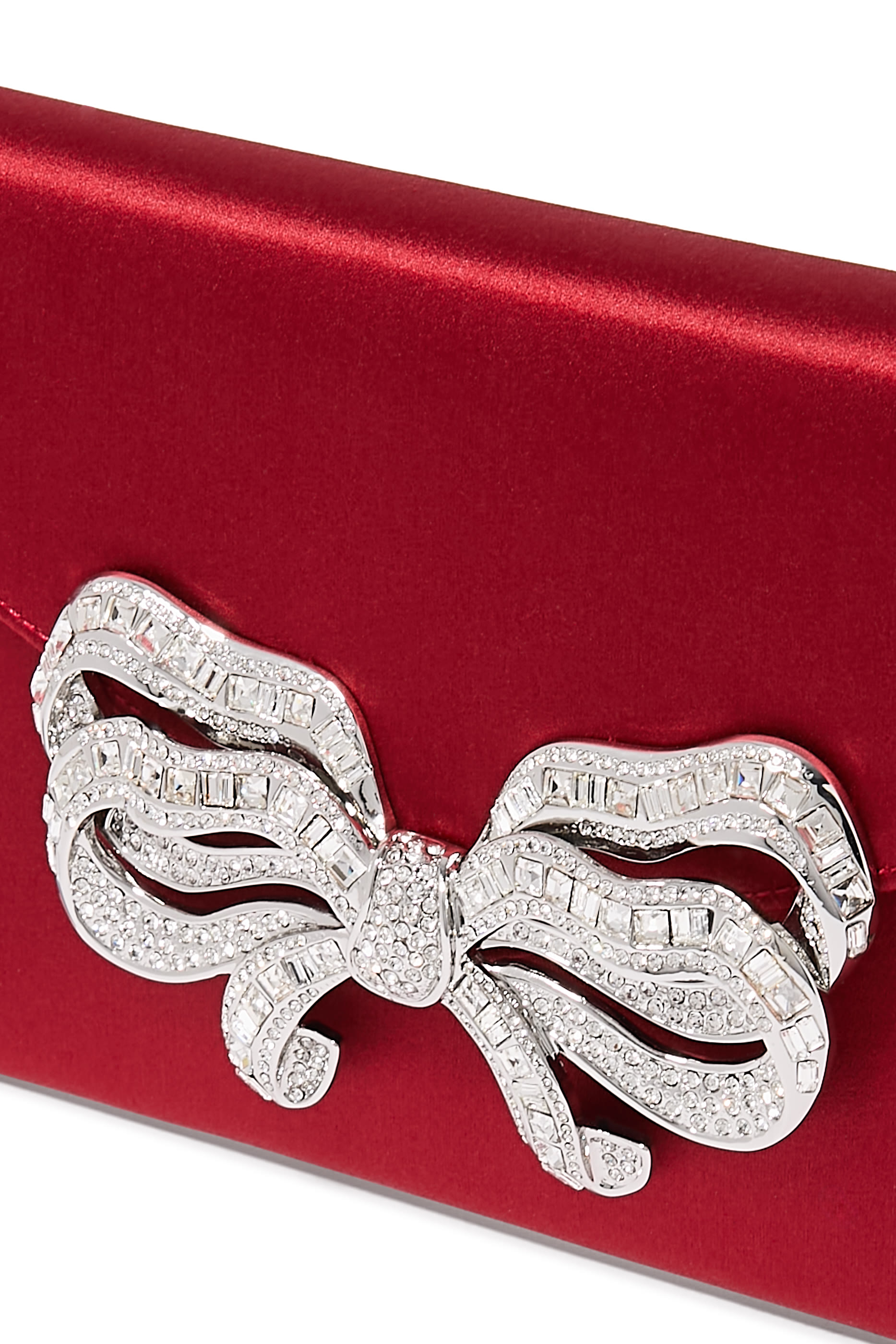 كلاتش بتصميم ظرف مزين بتفاصيل ربطة فيونكة ساتان