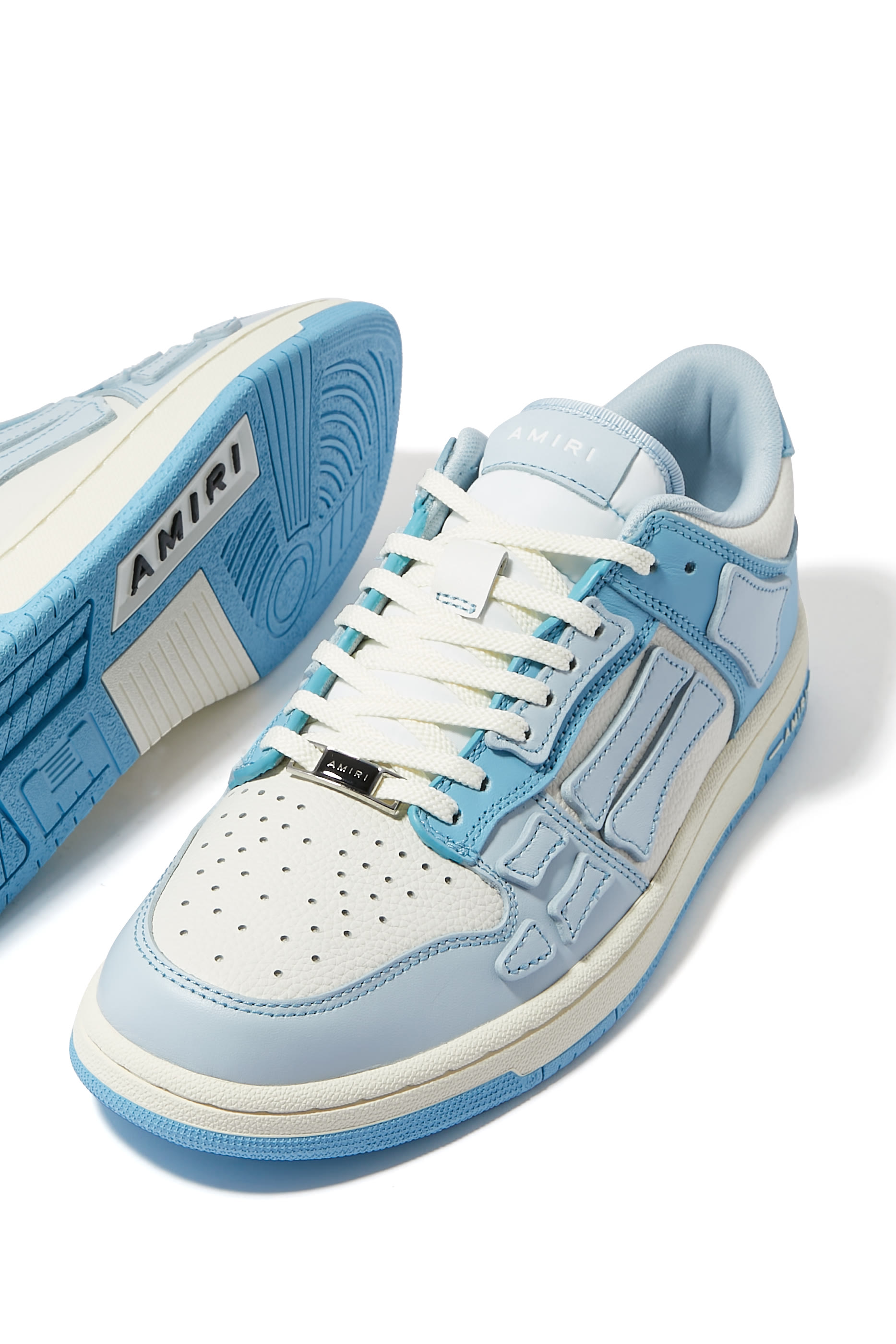 سنيكرز سكيلتوب جلد