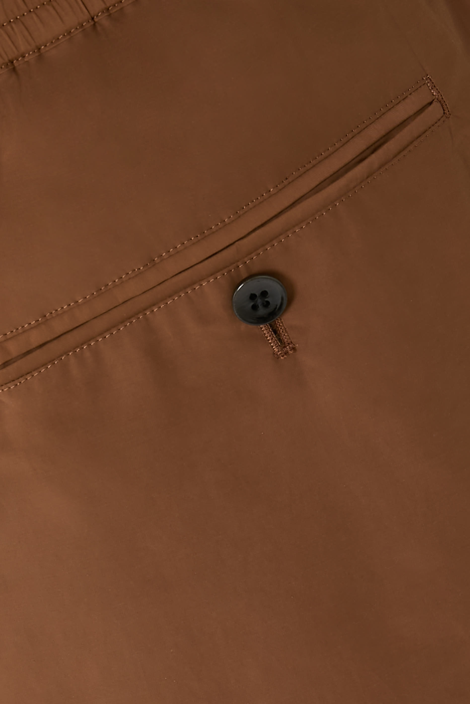 شورت برمودا مطاطي بقصة ساق مستقيمة