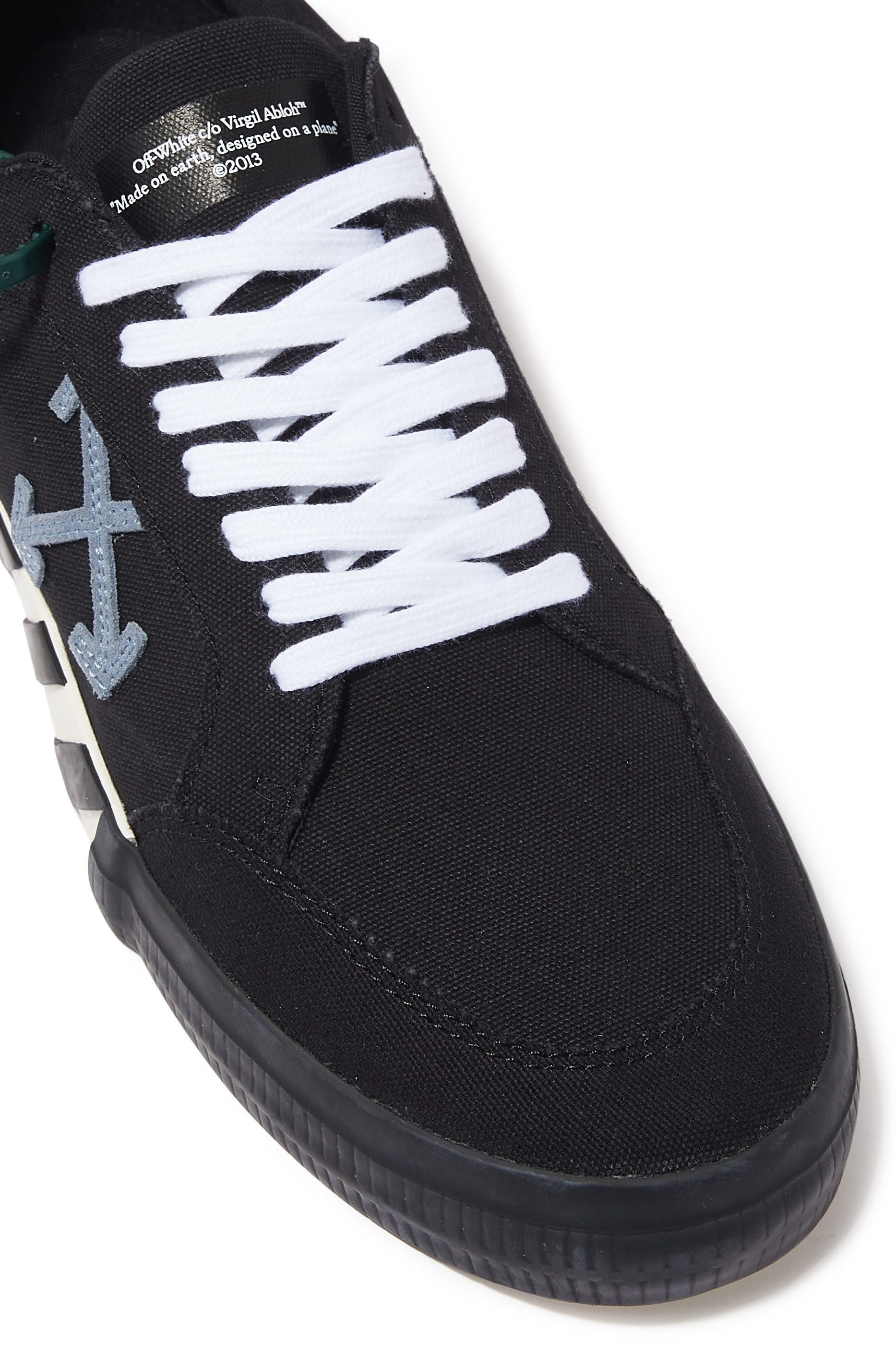 سنيكرز مفلكن بكاحل منخفض قماش قنب