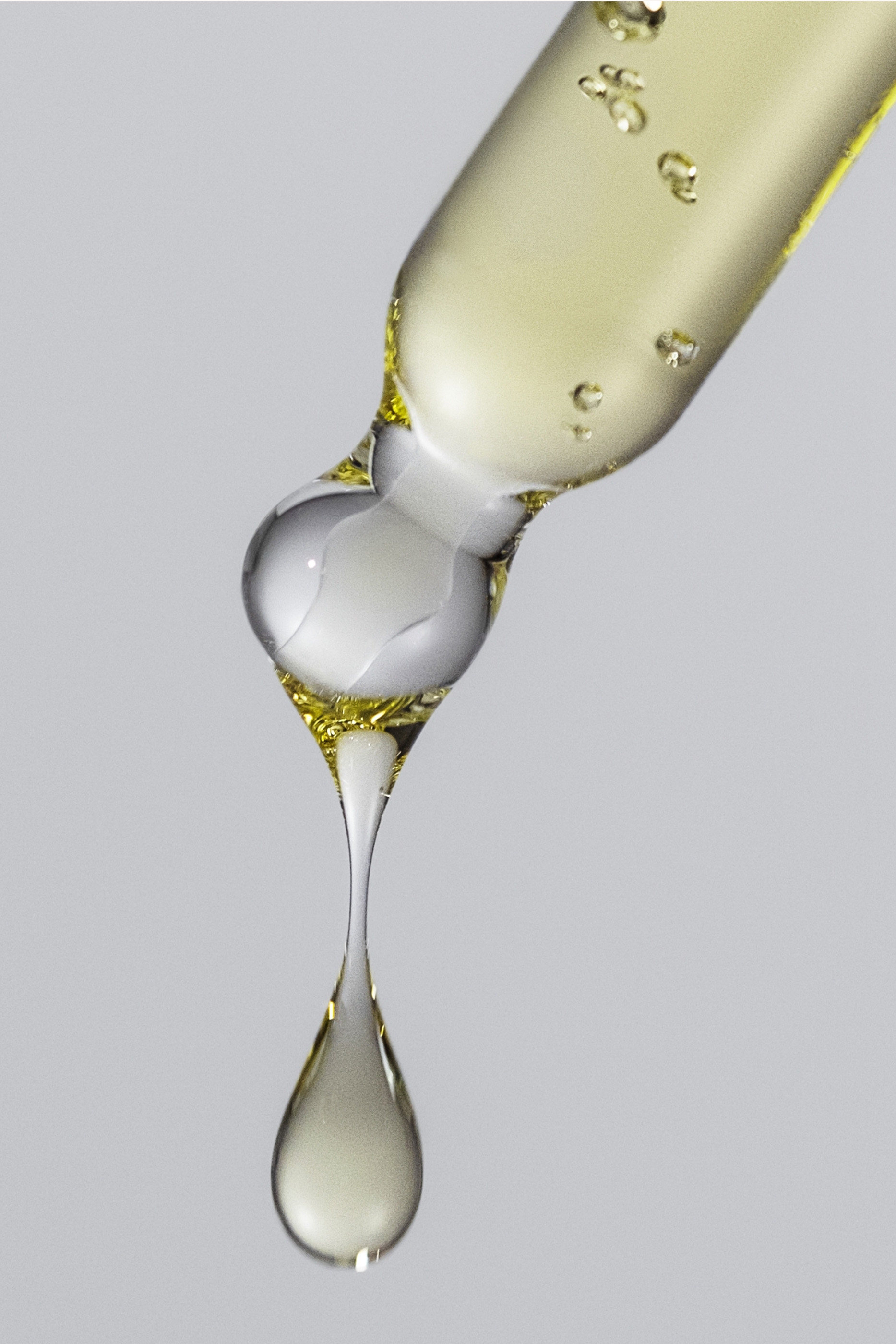 زيت مضاد للتجعد