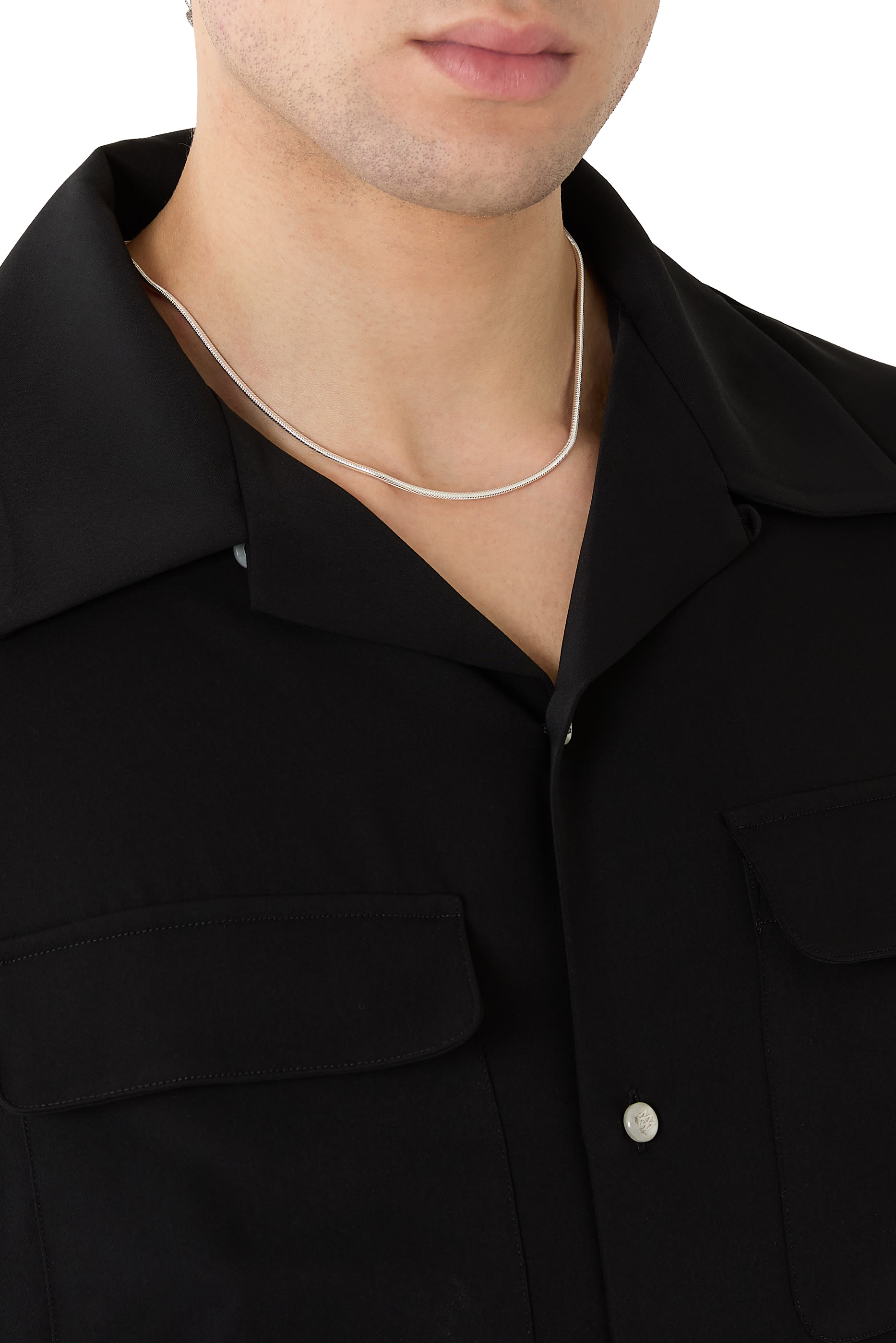 قلادة بسلسلة بشكل جسم أفعى