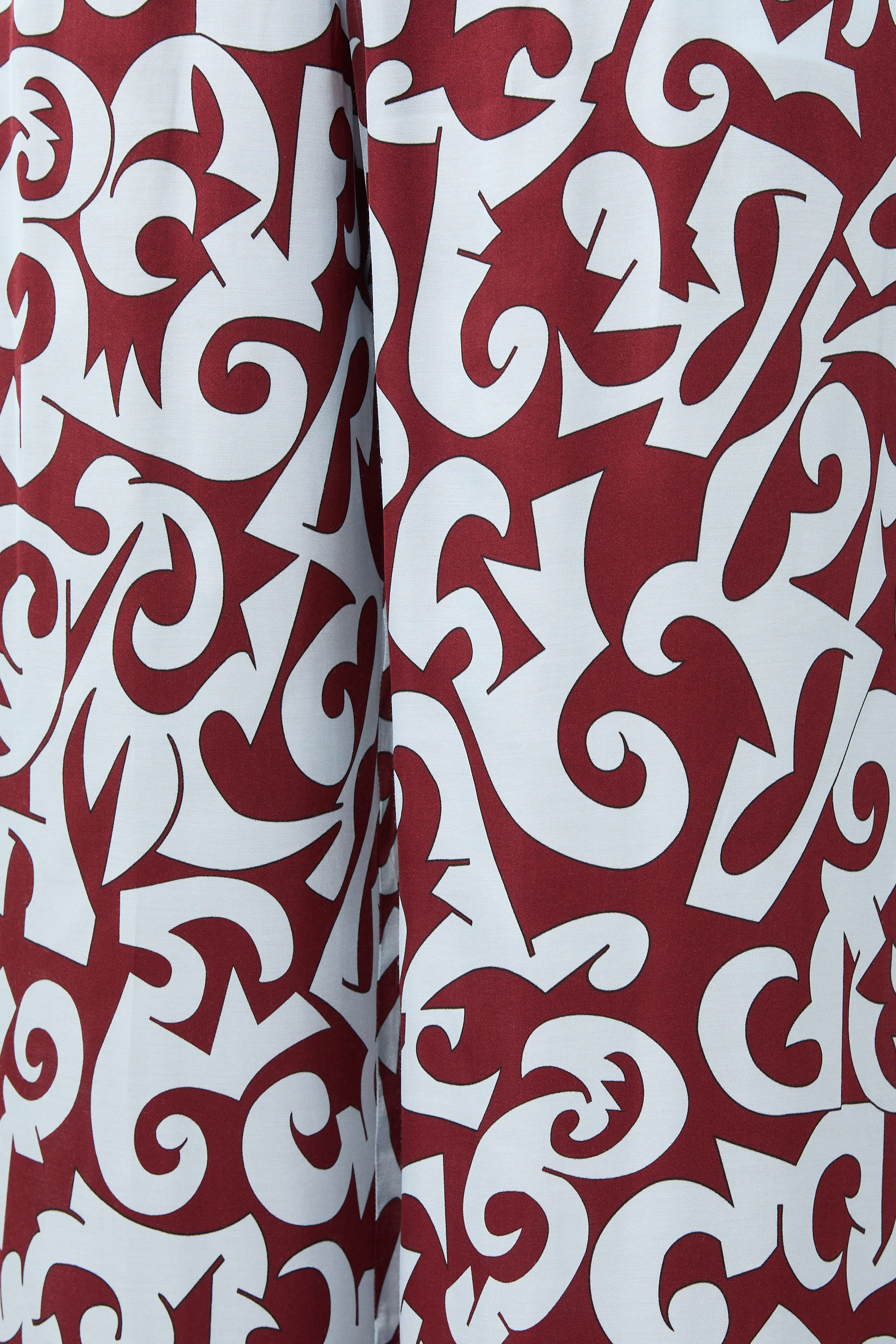 بنطال ميديشي بطبعات