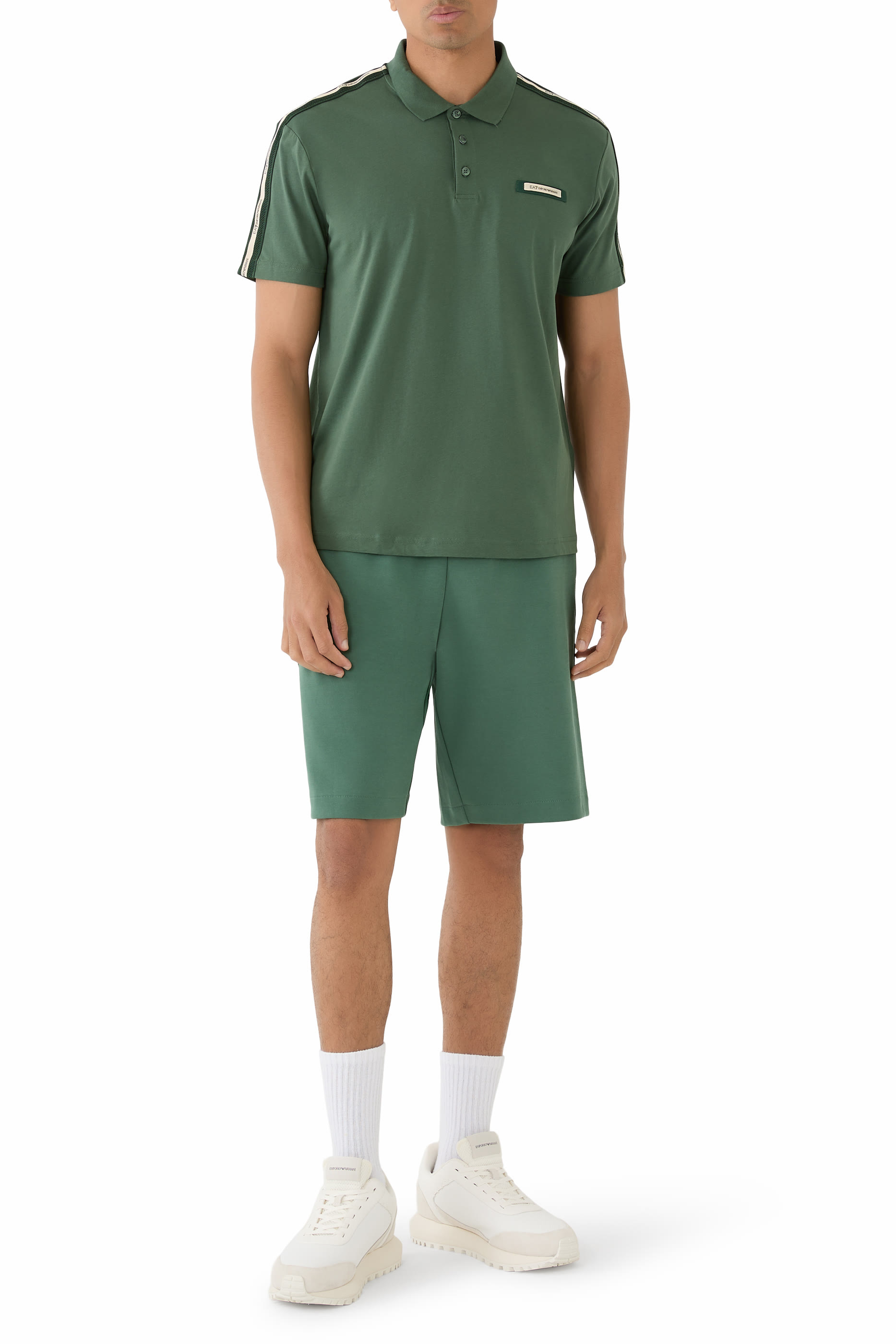 قميص بولو بشعار الماركة