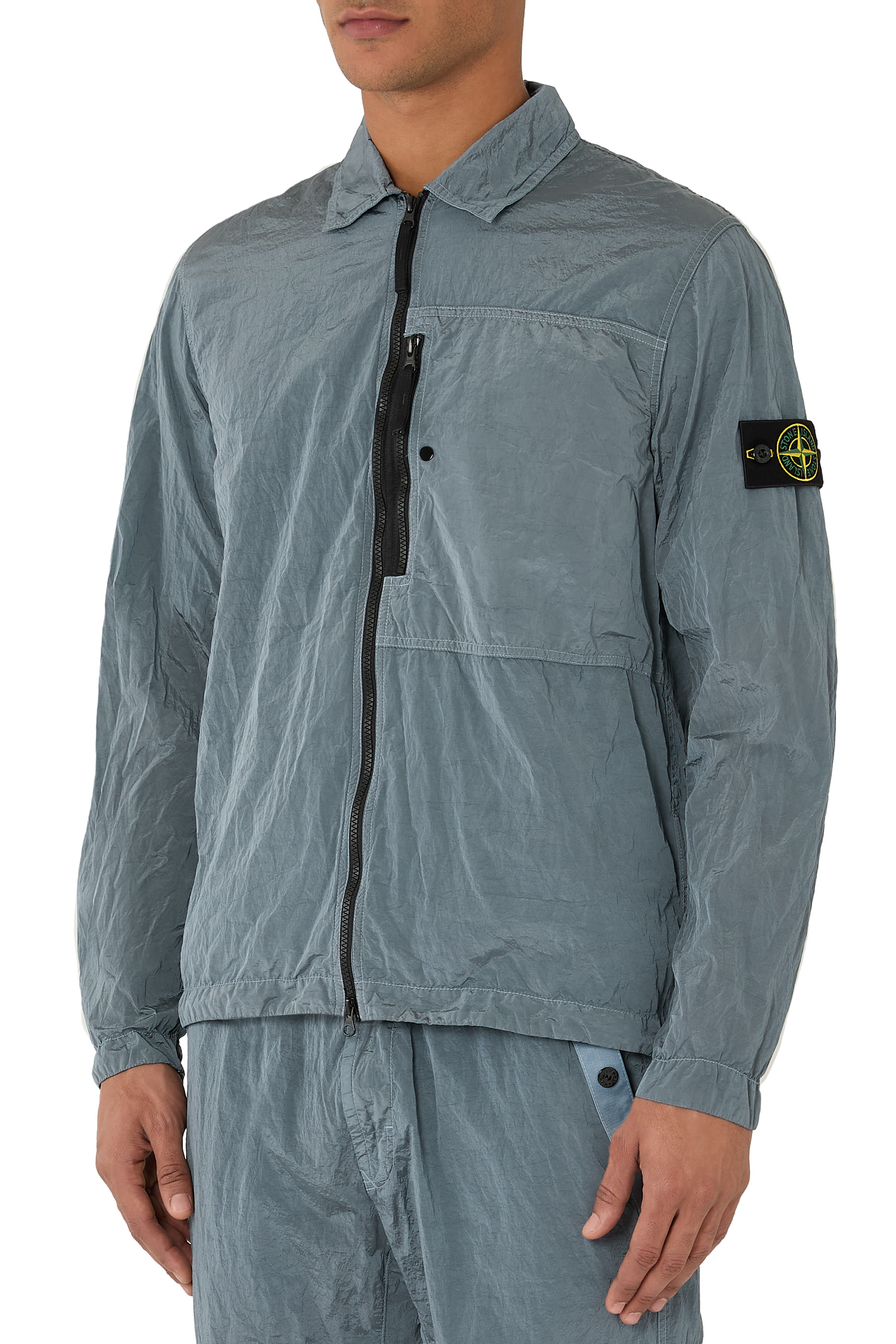 سترة بقصة عادية وسحاب