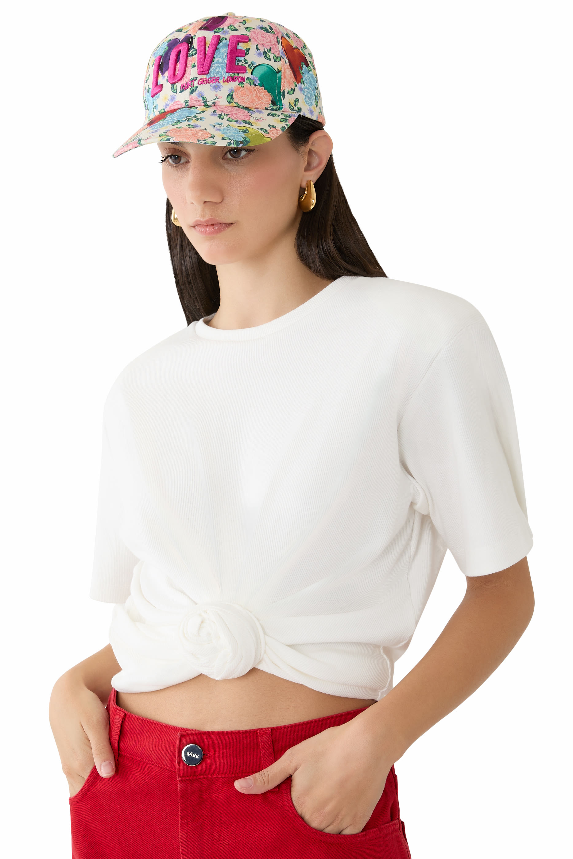 كاب مطرز بكلمة لوف