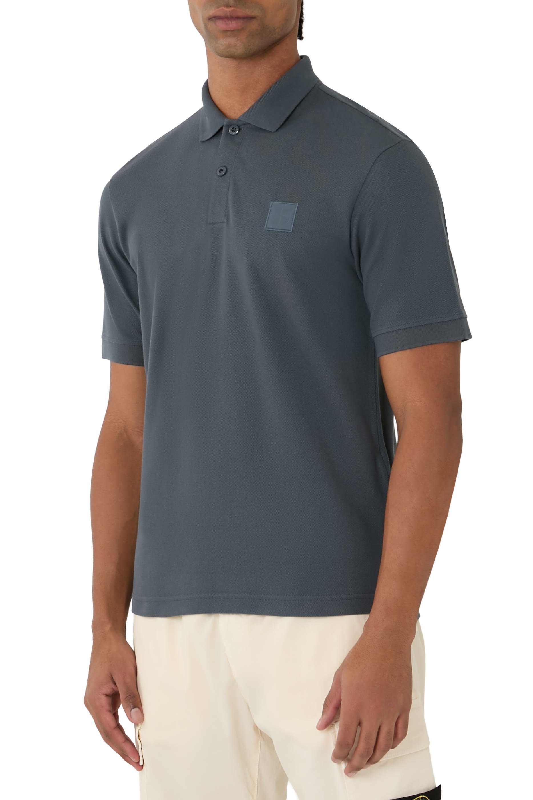 قميص بولو رقعة شعار الماركة