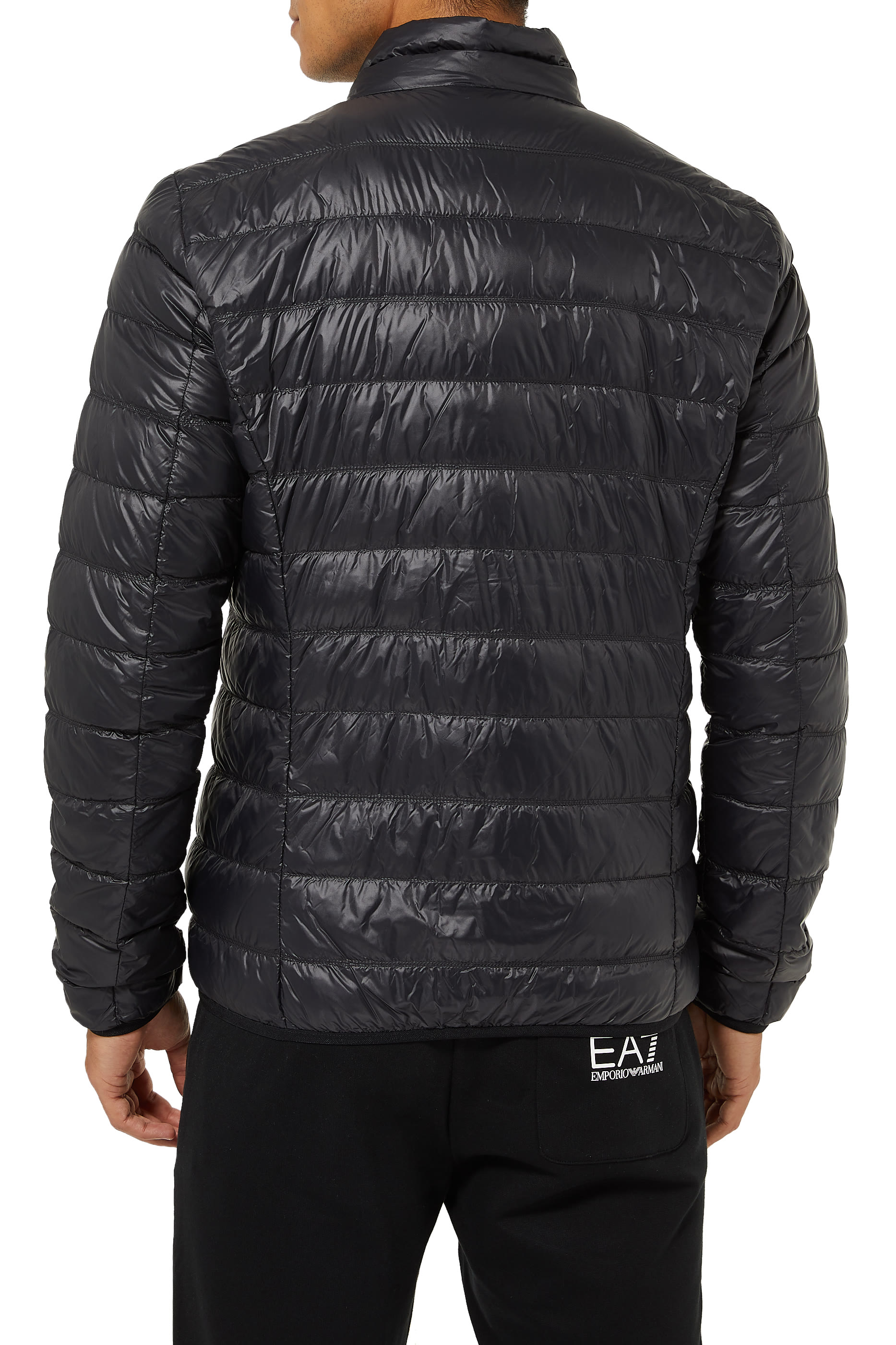 جاكيت مبطن بالزغب بشعار EA7