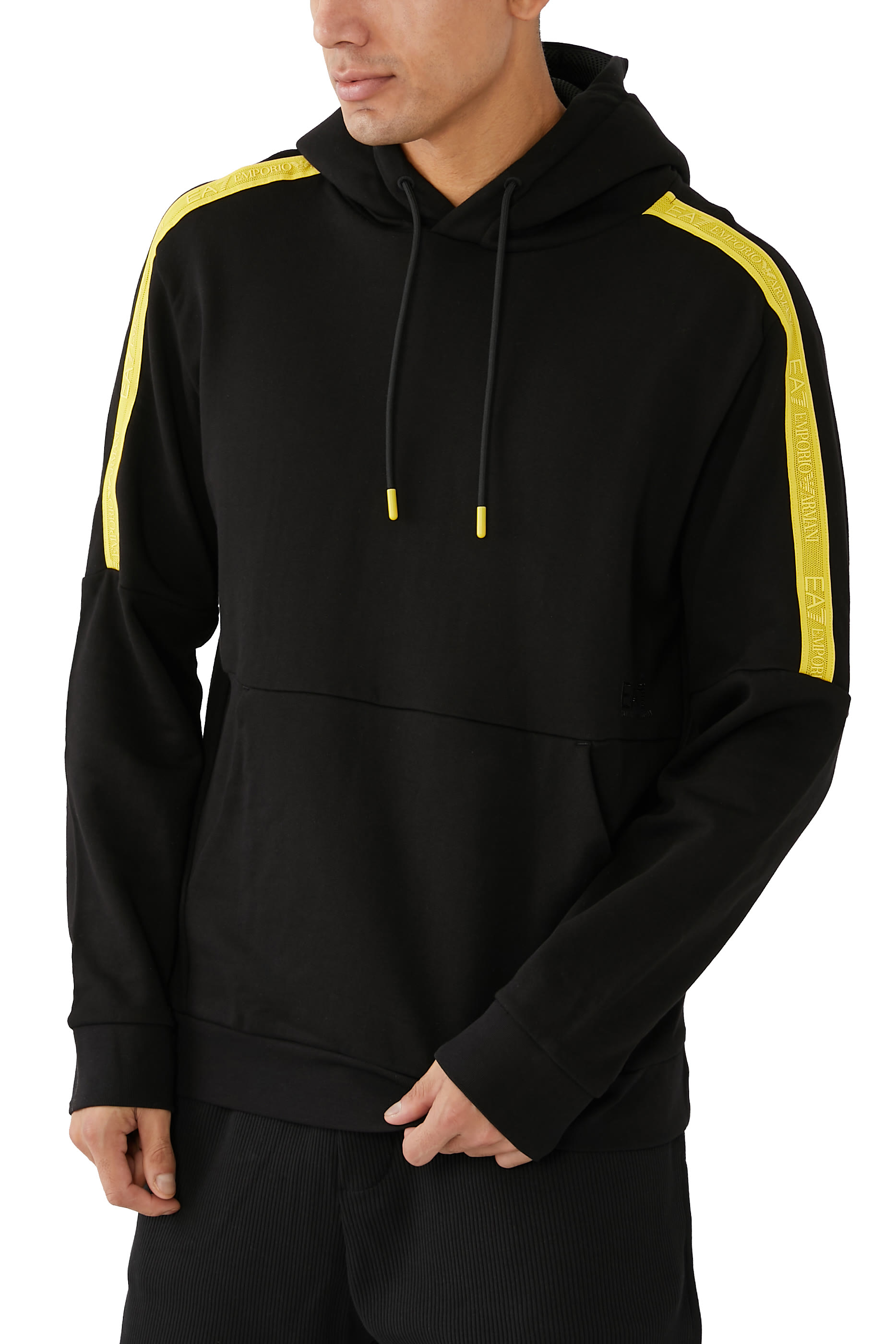 هودي بشريط شعار الماركة