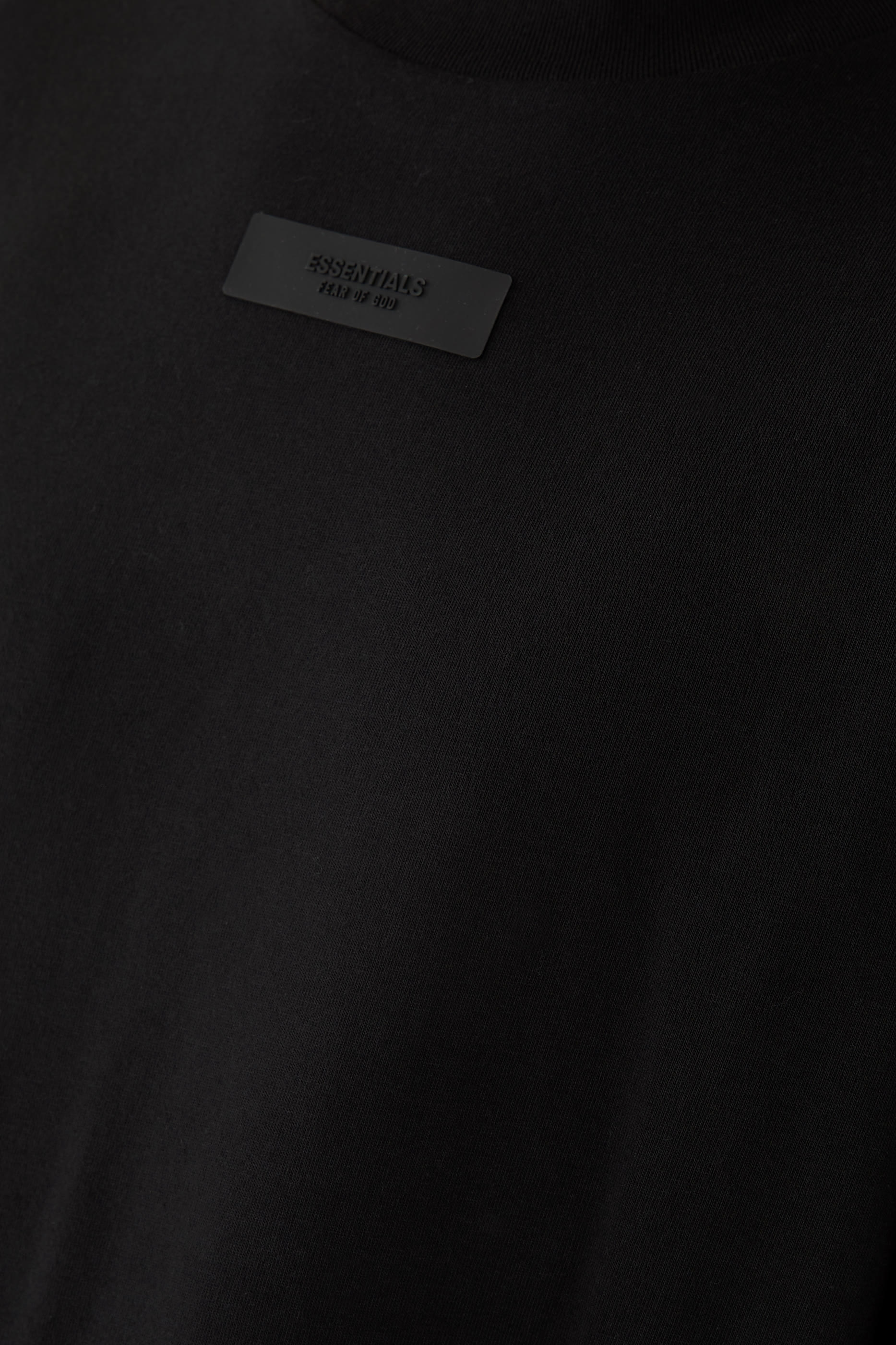 تيشيرت بأكمام طويلة بشعار الماركة