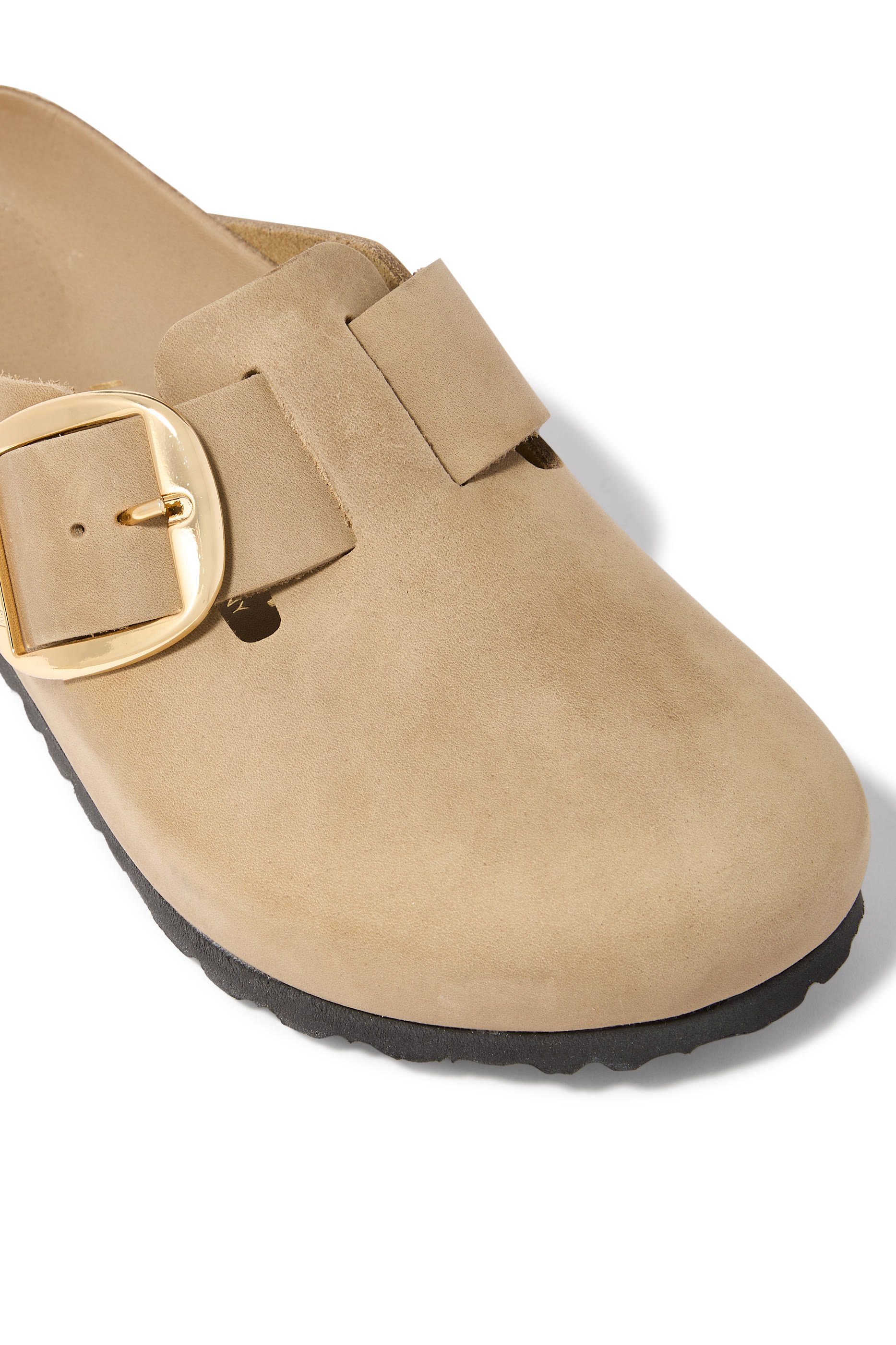 صندل بوسطن بإبزيم كبير جلد بلون زيتي