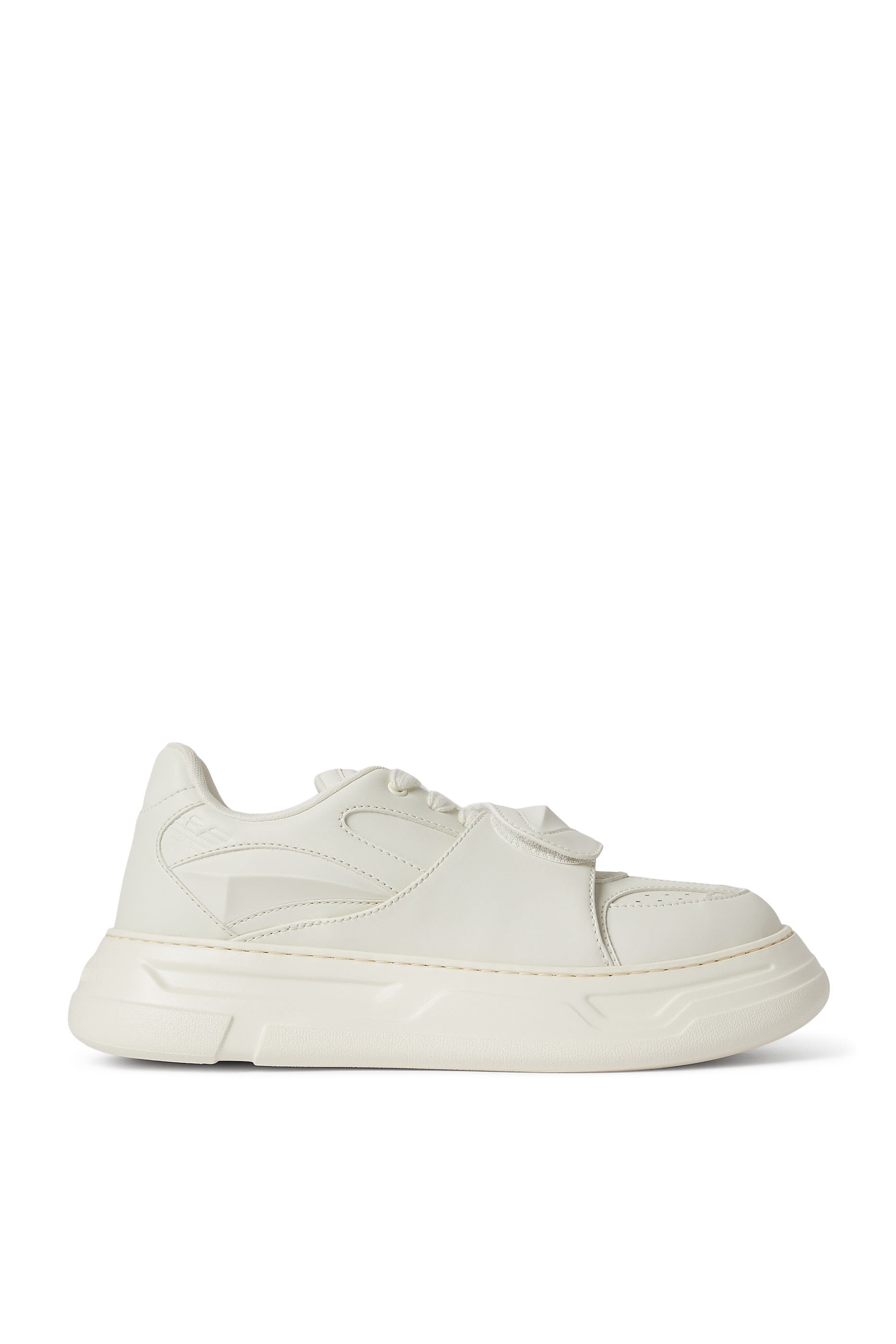 سنيكرز بنعل عريض بإغلاق فيلكرو