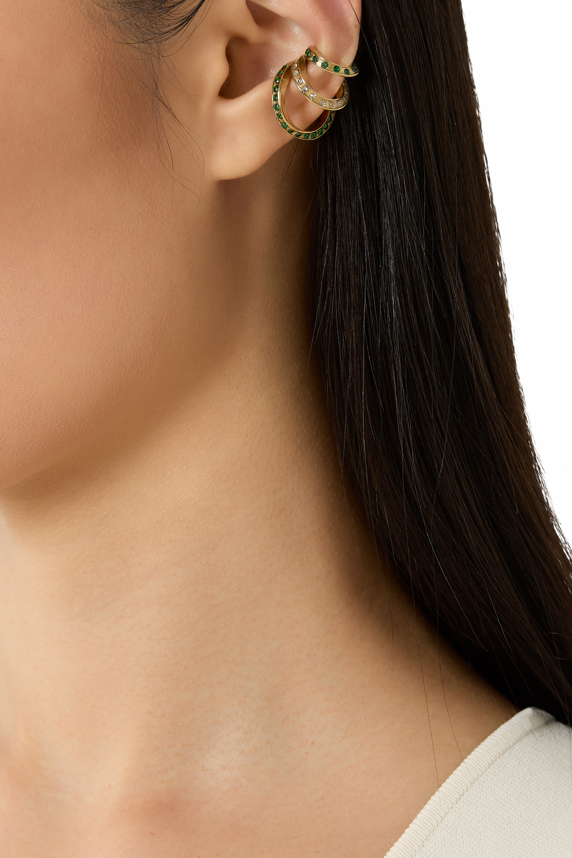 قرط بتصميم ثلاث حلقات 