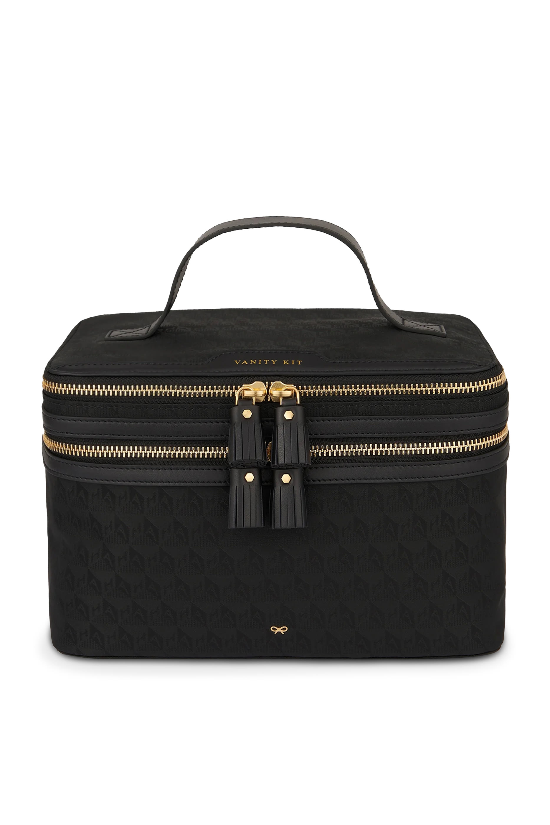 حقيبة بشعار الماركة لمجموعة مستحضرات التجميل